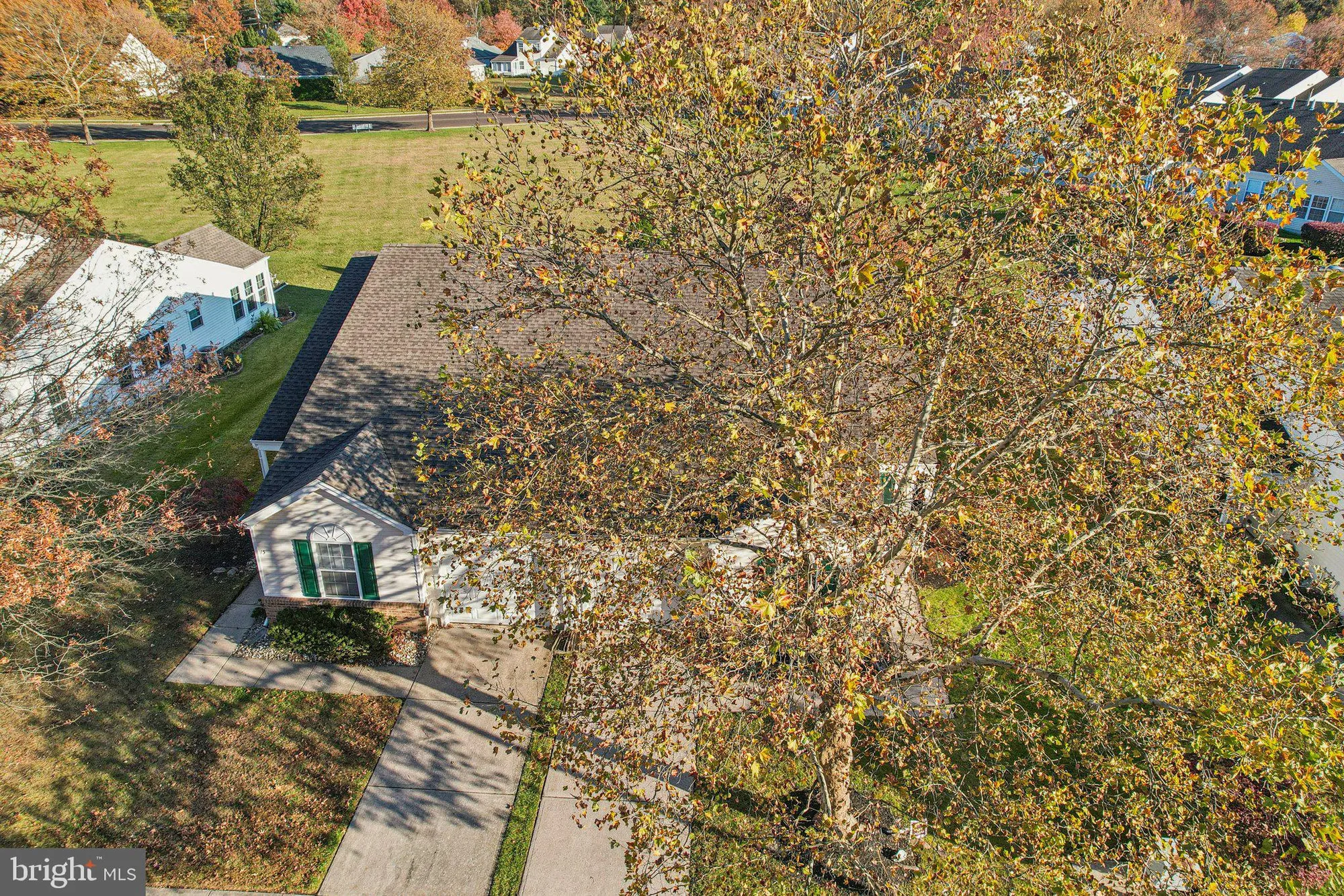 Property Slideshow image 8 of 53 | 17 peppergrass dr, Mount Laurel, NJ, 08054