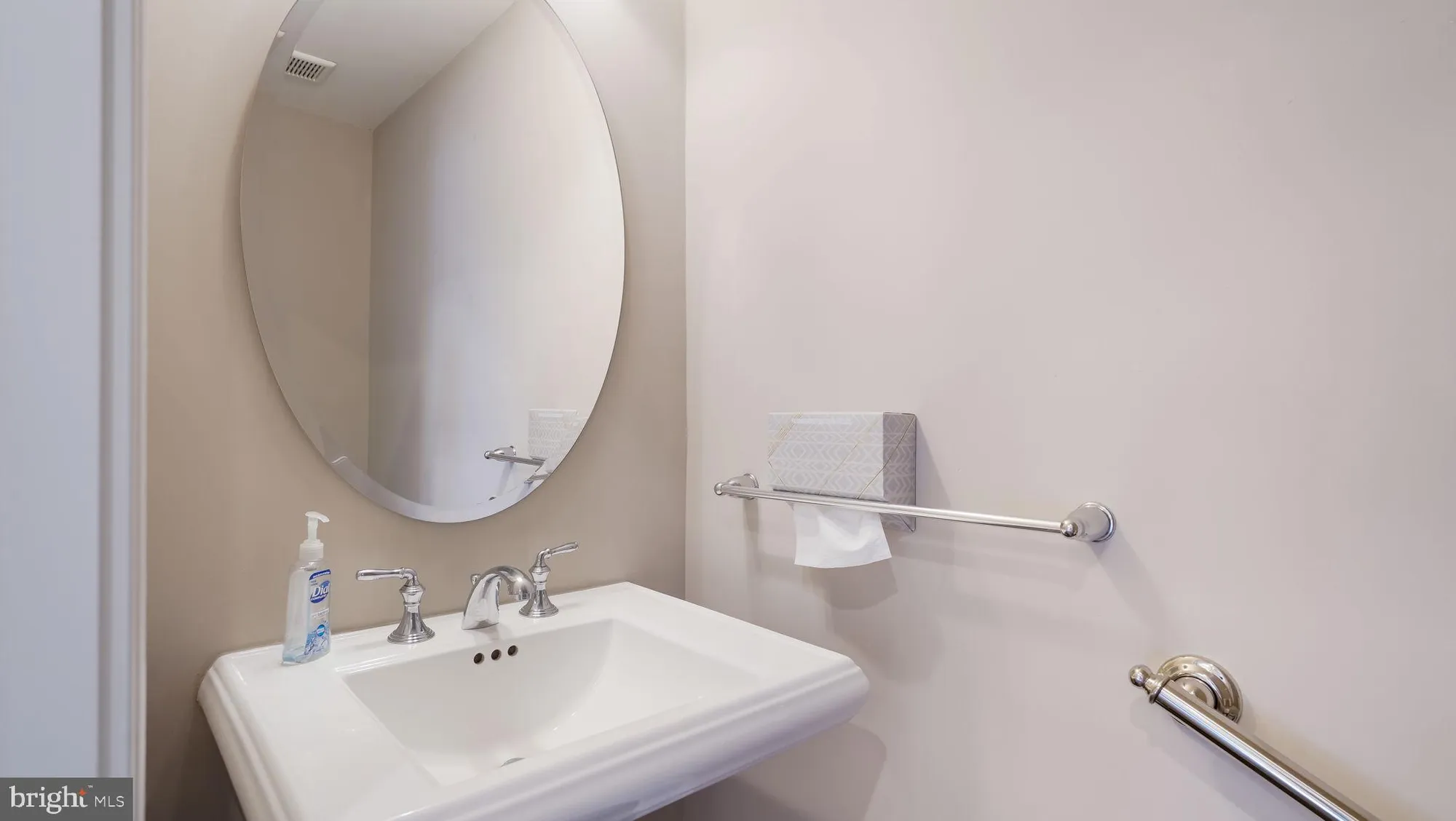 Property Slideshow image 15 of 31 | 34 hillyer ln, Newtown, PA, 18940