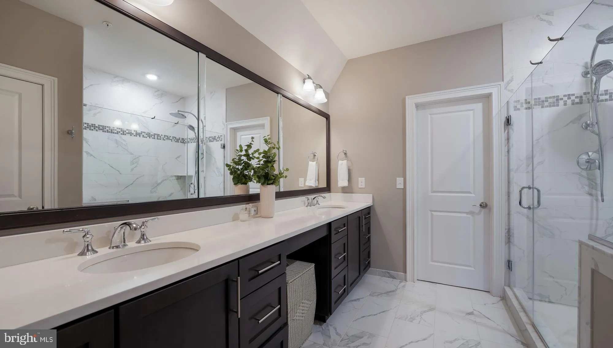 Property Slideshow image 18 of 31 | 34 hillyer ln, Newtown, PA, 18940