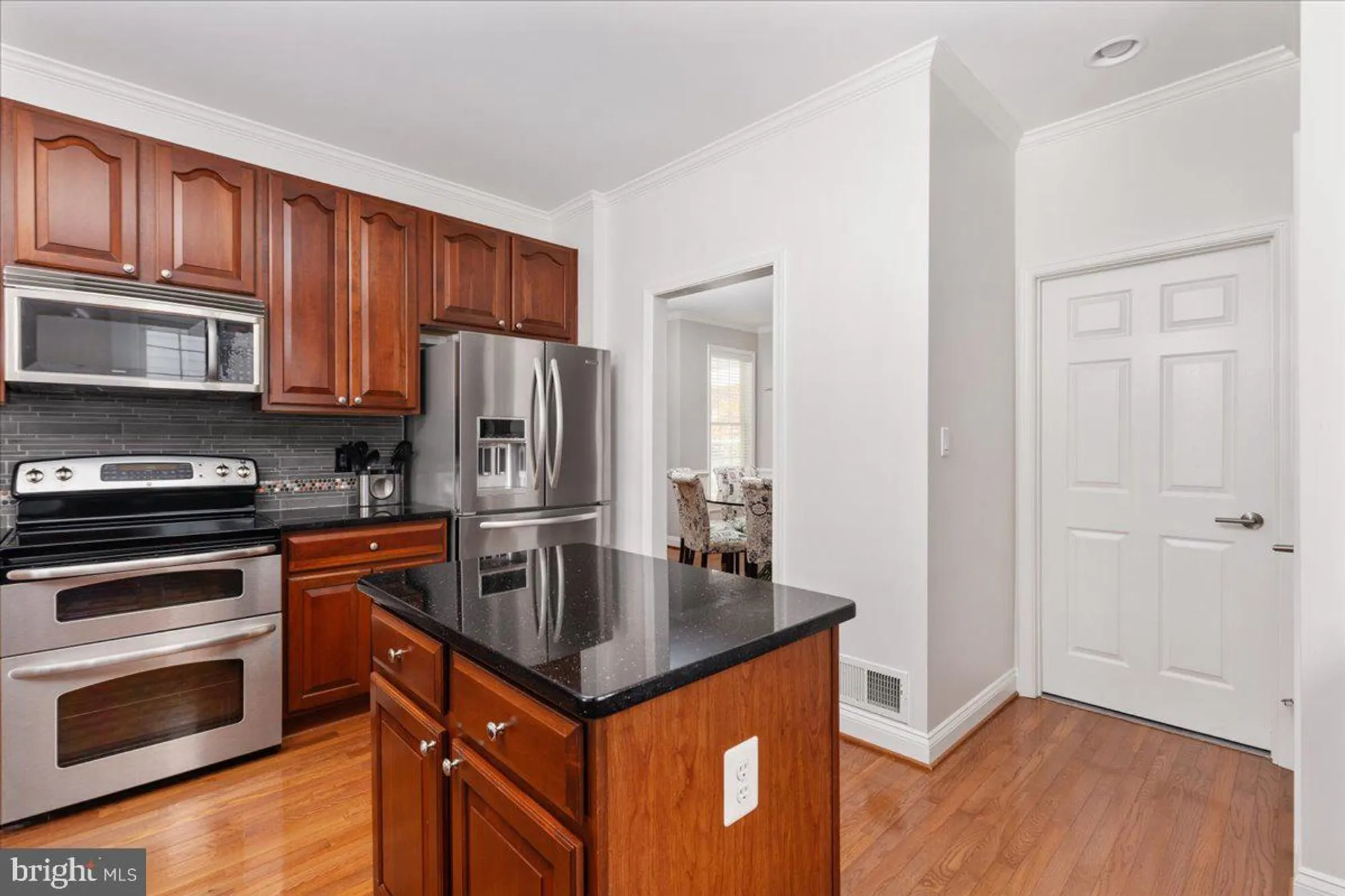 Property Slideshow image 19 of 84 | 13612 ryton ridge ln, Gainesville, VA, 20155