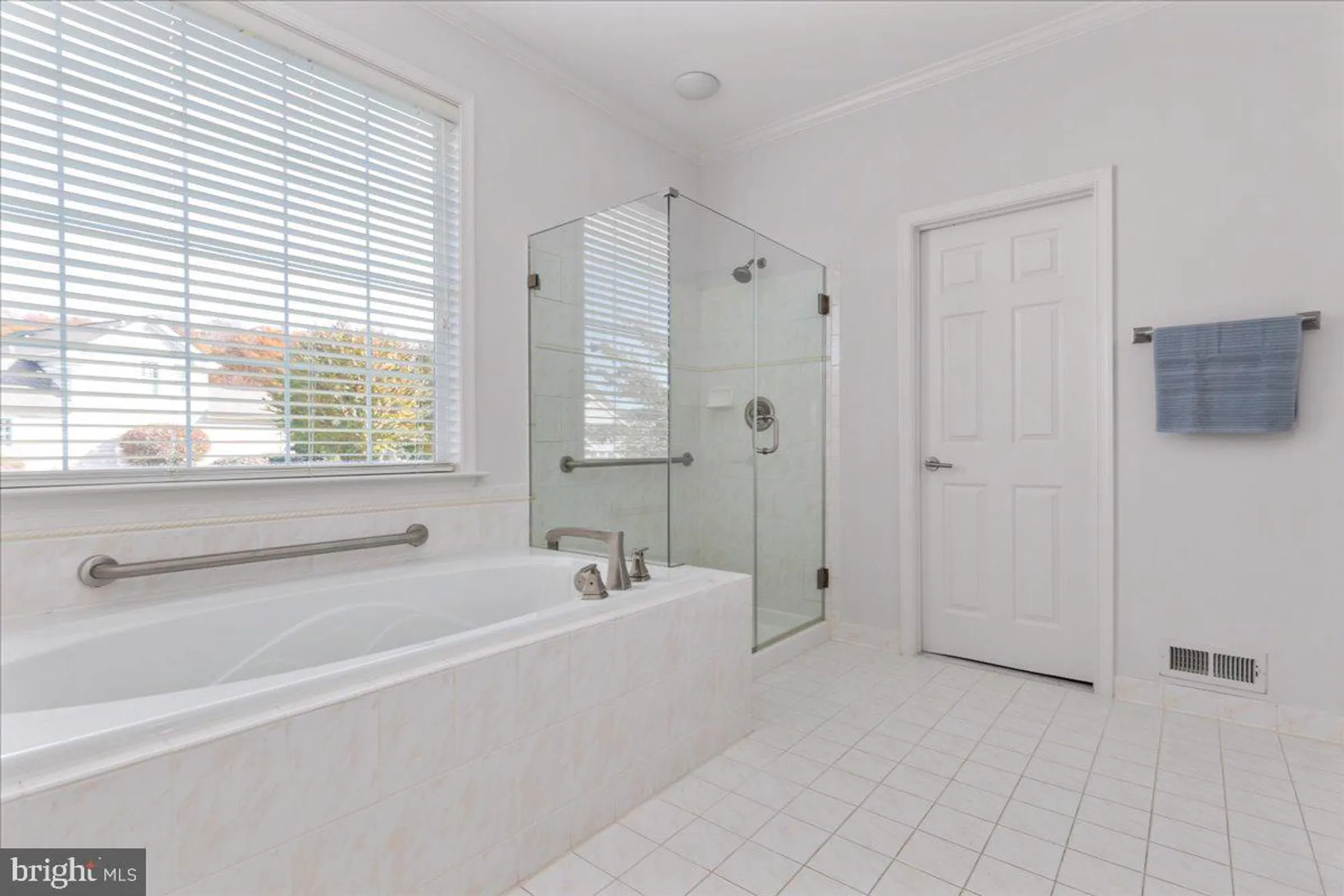 Property Slideshow image 33 of 84 | 13612 ryton ridge ln, Gainesville, VA, 20155