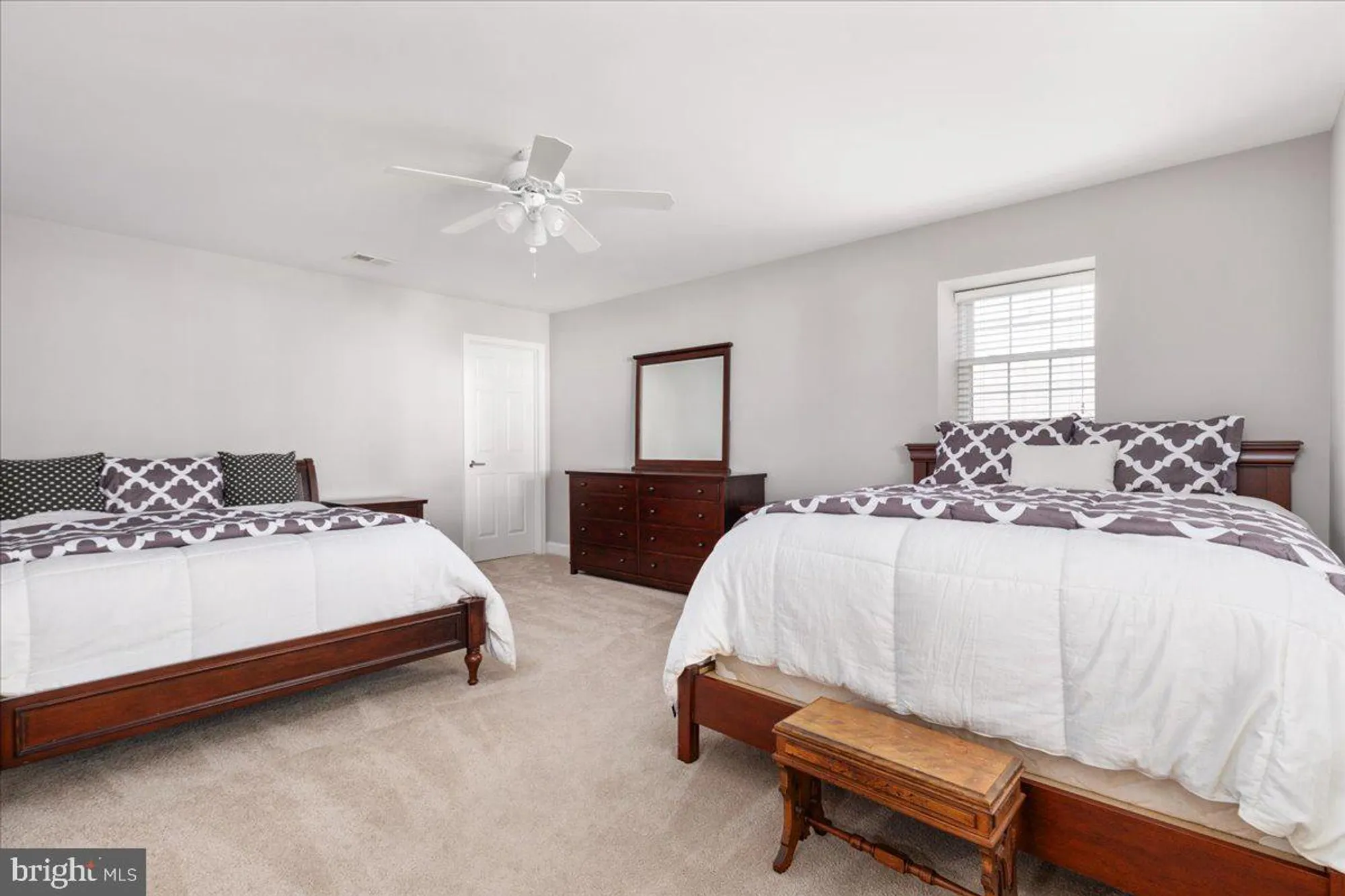 Property Slideshow image 50 of 84 | 13612 ryton ridge ln, Gainesville, VA, 20155