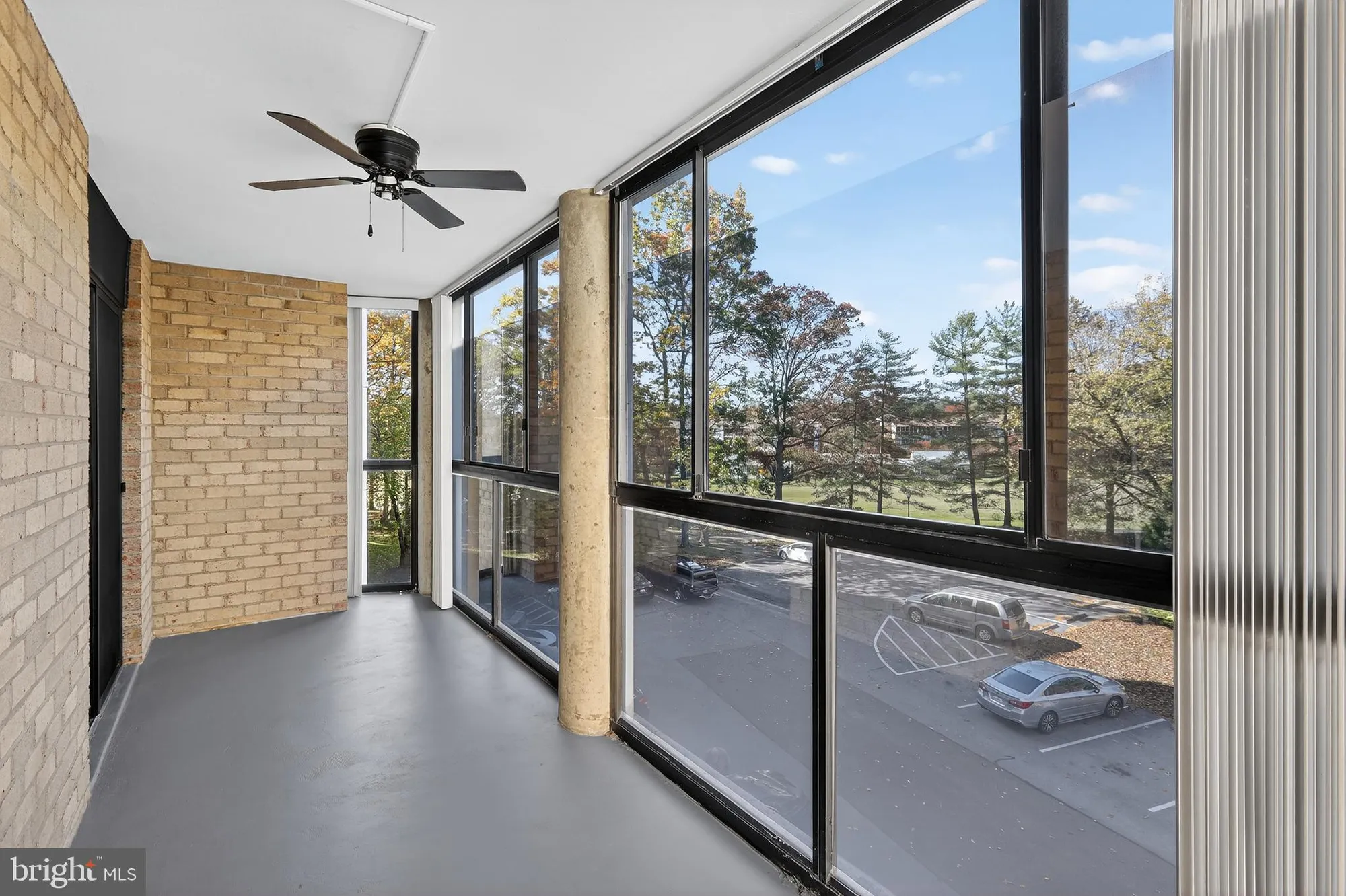 Property Slideshow image 36 of 40 | 15101 interlachen dr 1-326, Silver Spring, MD, 20906