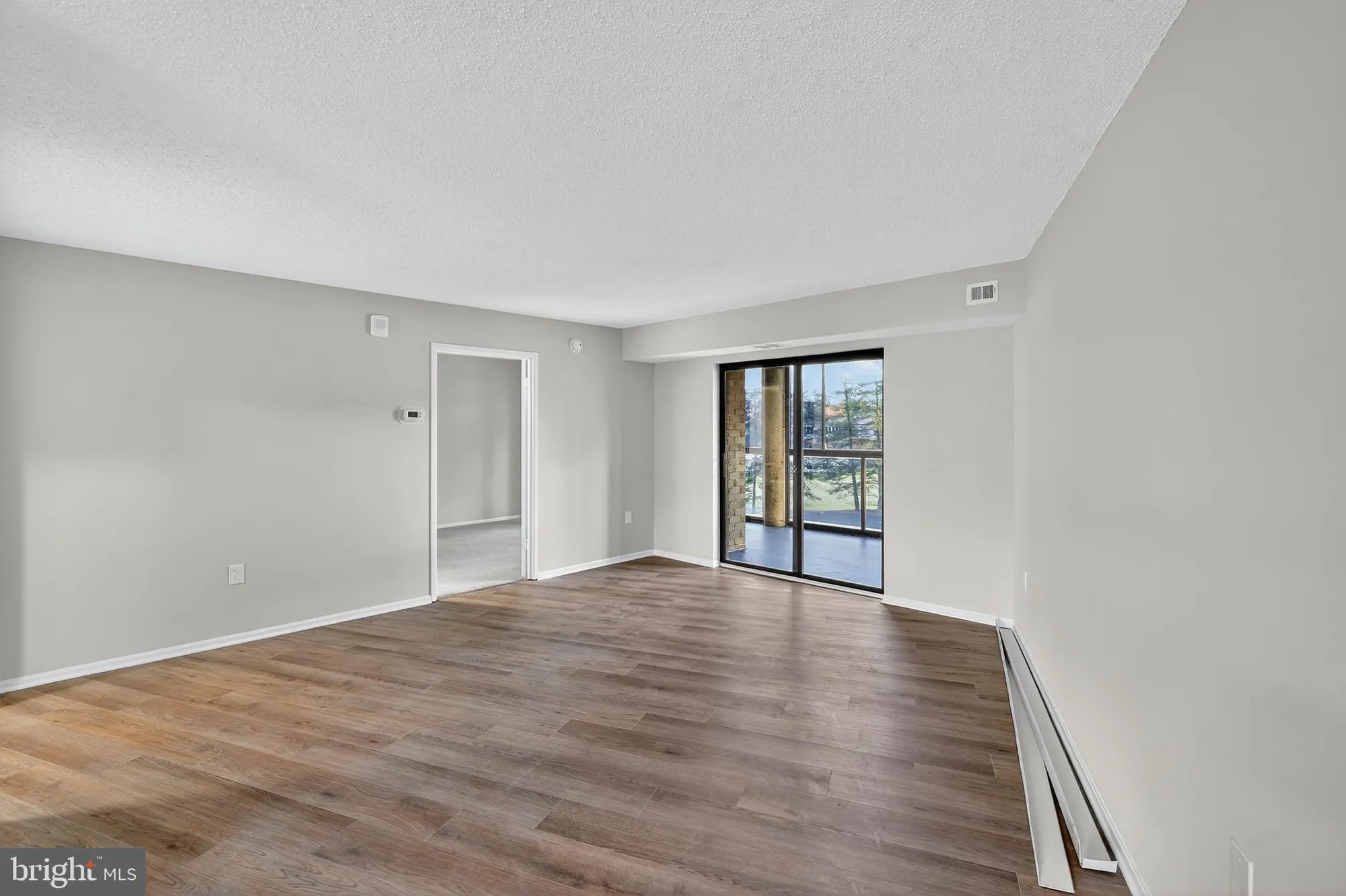 Property Slideshow image 10 of 40 | 15101 interlachen dr 1-326, Silver Spring, MD, 20906