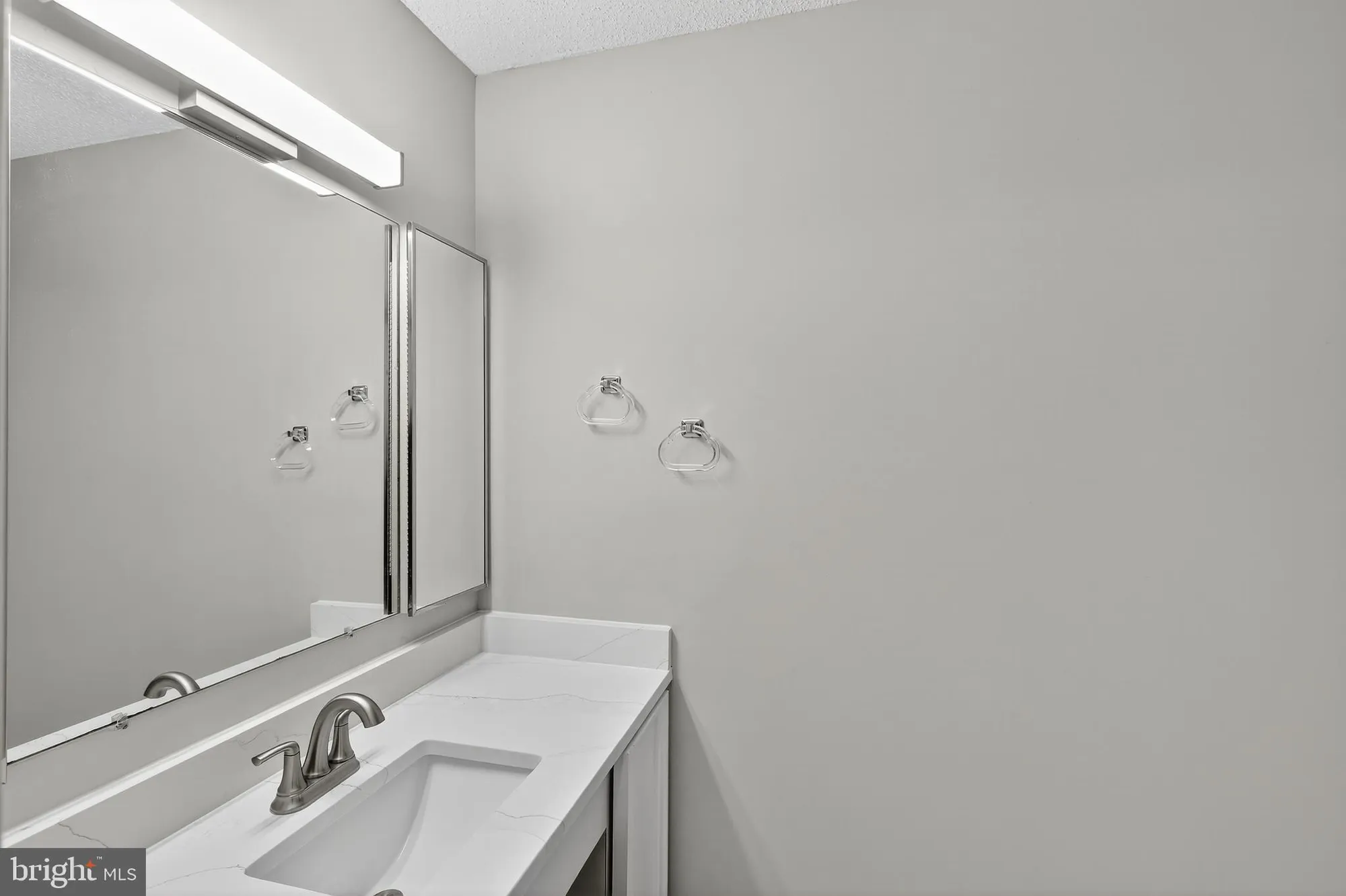 Property Slideshow image 33 of 40 | 15101 interlachen dr 1-326, Silver Spring, MD, 20906