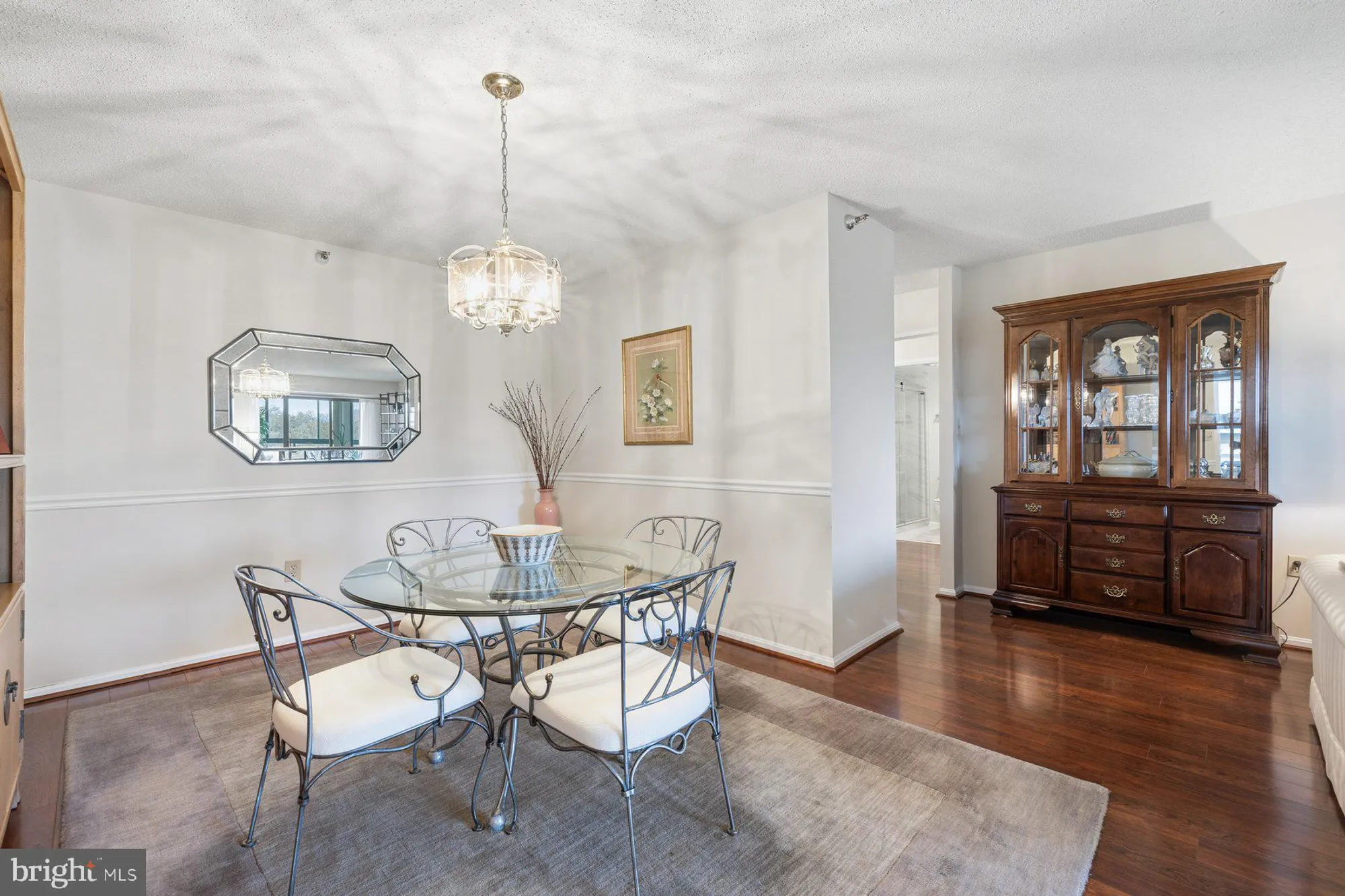 Property Slideshow image 8 of 35 | 15107 interlachen dr 2-822, Silver Spring, MD, 20906