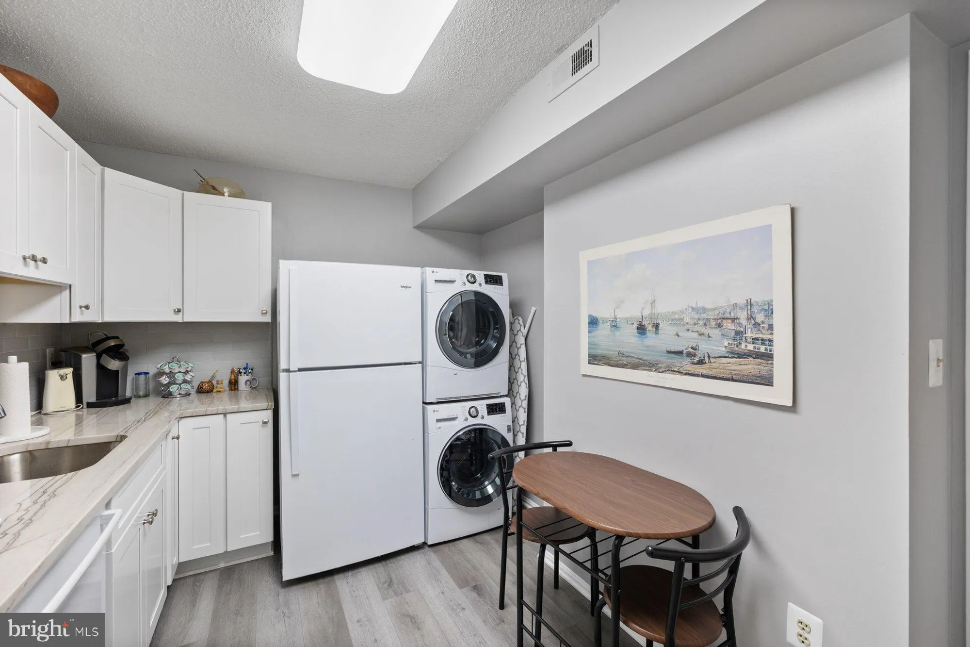 Property Slideshow image 12 of 35 | 15107 interlachen dr 2-822, Silver Spring, MD, 20906