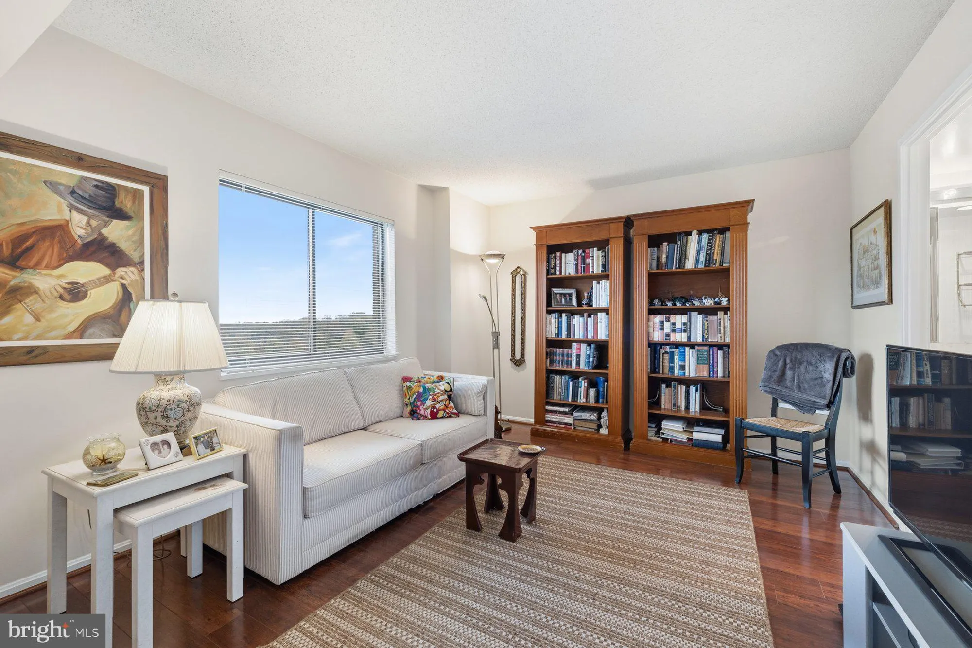 Property Slideshow image 15 of 35 | 15107 interlachen dr 2-822, Silver Spring, MD, 20906