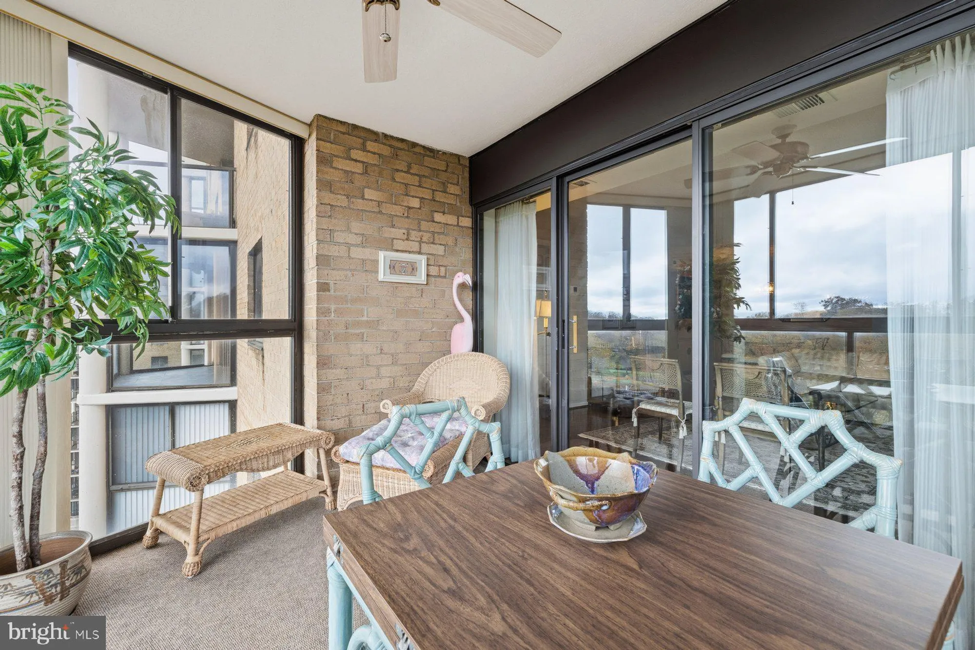 Property Slideshow image 21 of 35 | 15107 interlachen dr 2-822, Silver Spring, MD, 20906