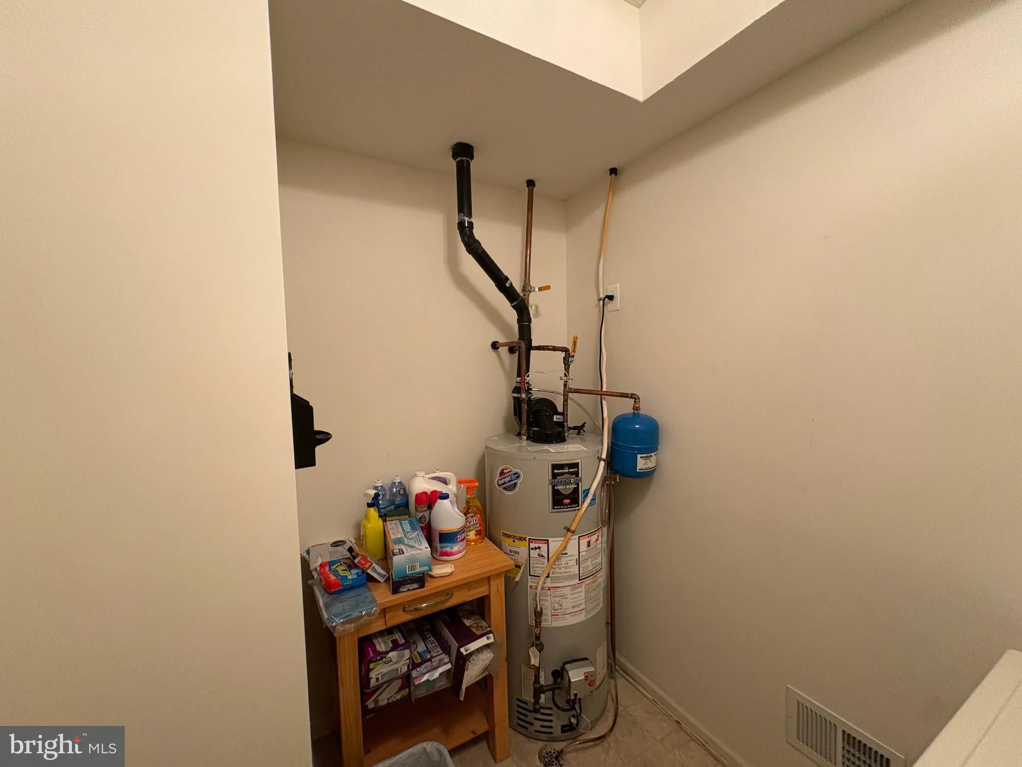 Property Slideshow image 38 of 48 | 253 snowy egret ln, West Deptford, NJ, 08086