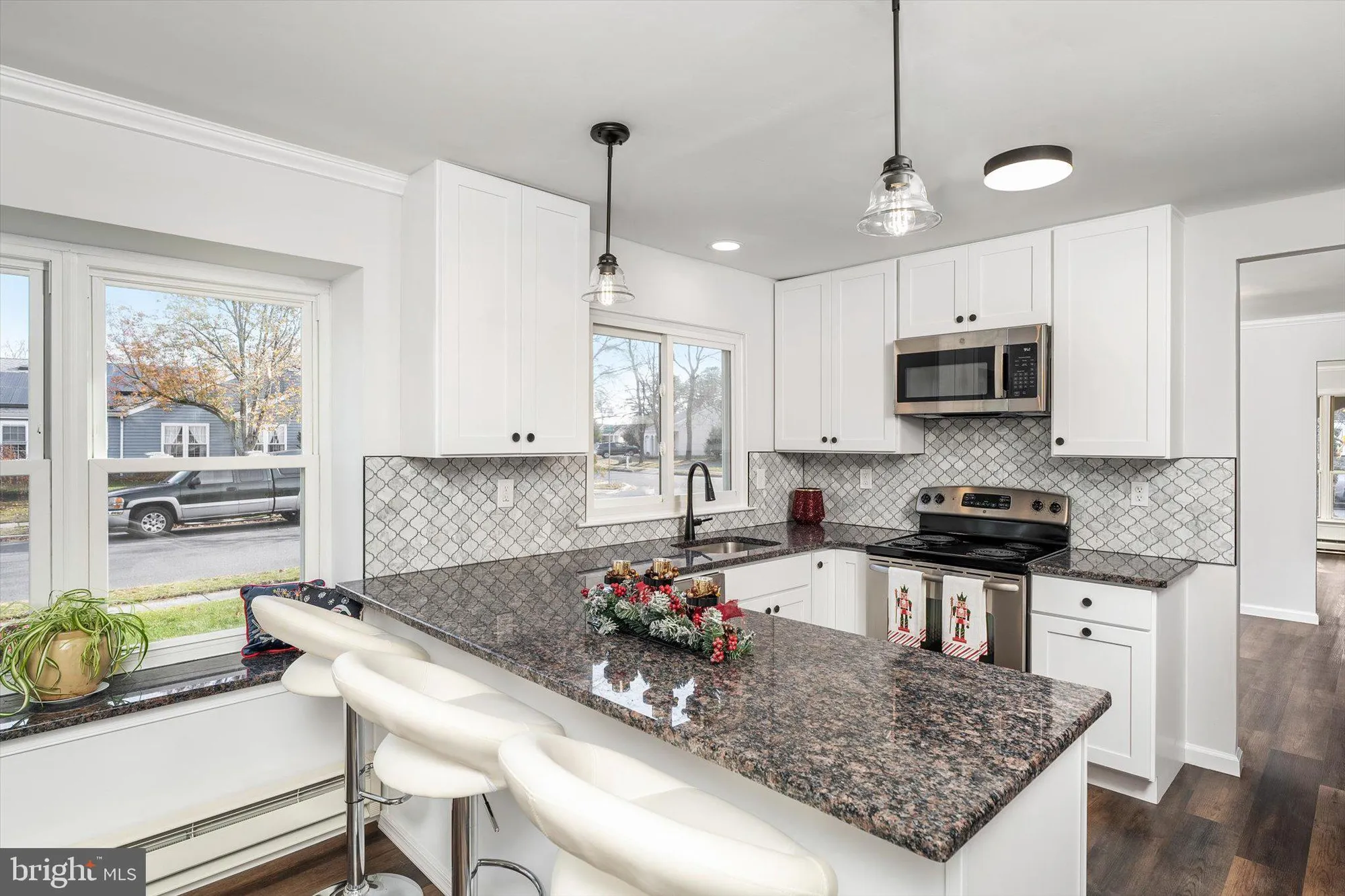 Property Slideshow image 5 of 28 | 48 dunstable rd, Southampton, NJ, 08088