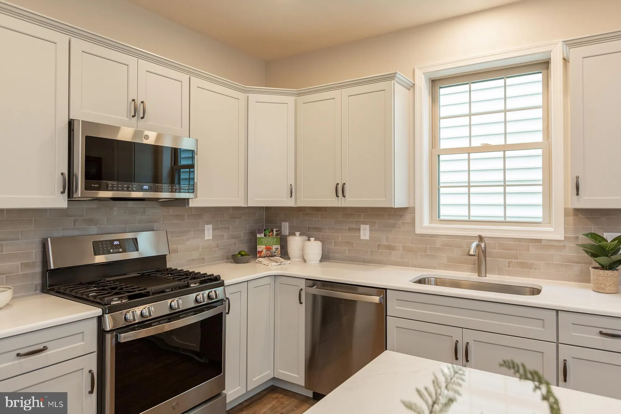 Property Slideshow image 6 of 36 | 606 greenbriar path, Cochranville, PA, 19330