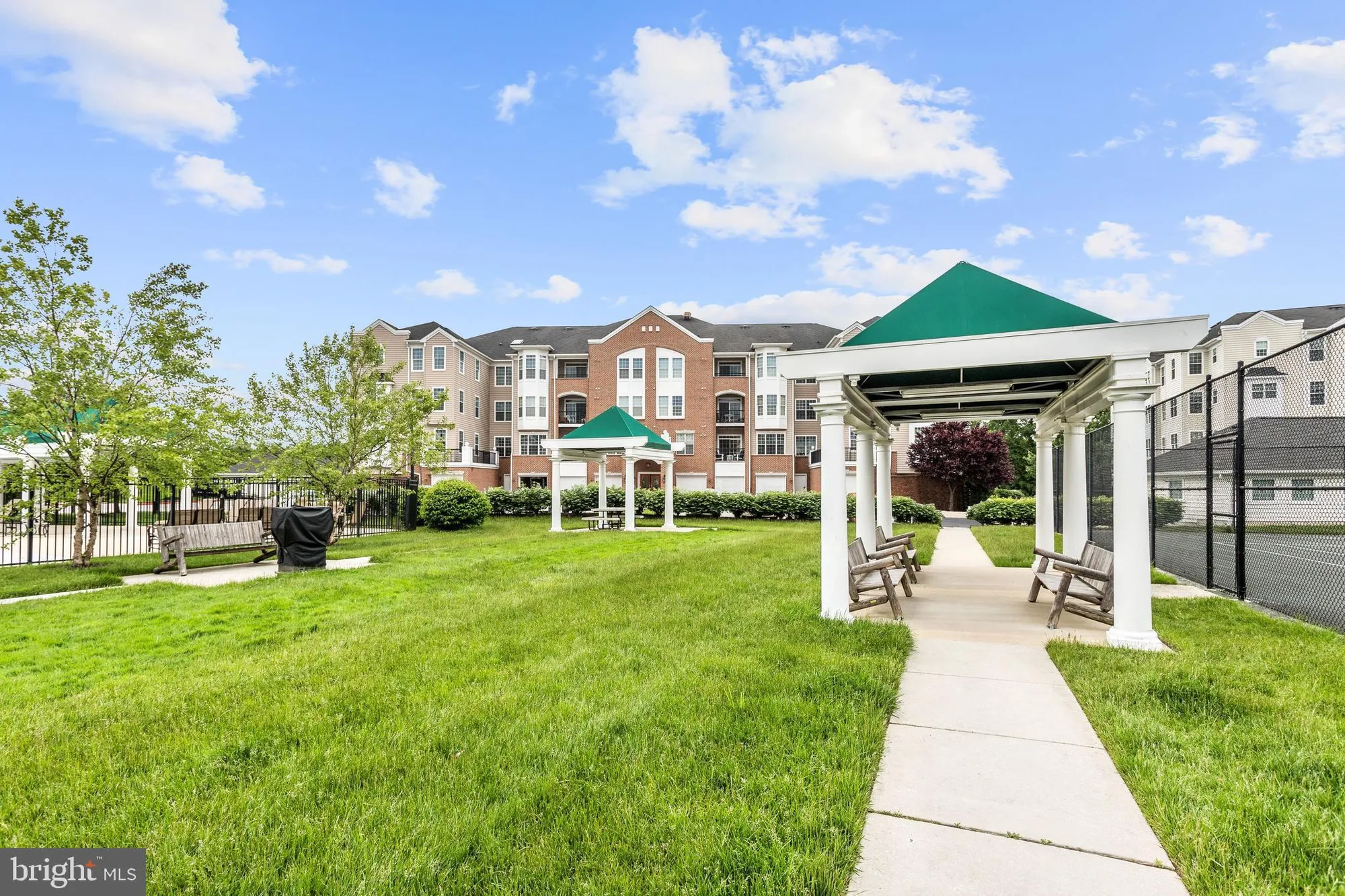 Property Slideshow image 5 of 9 | 7305 maplecrest rd 207, Elkridge, MD, 21075