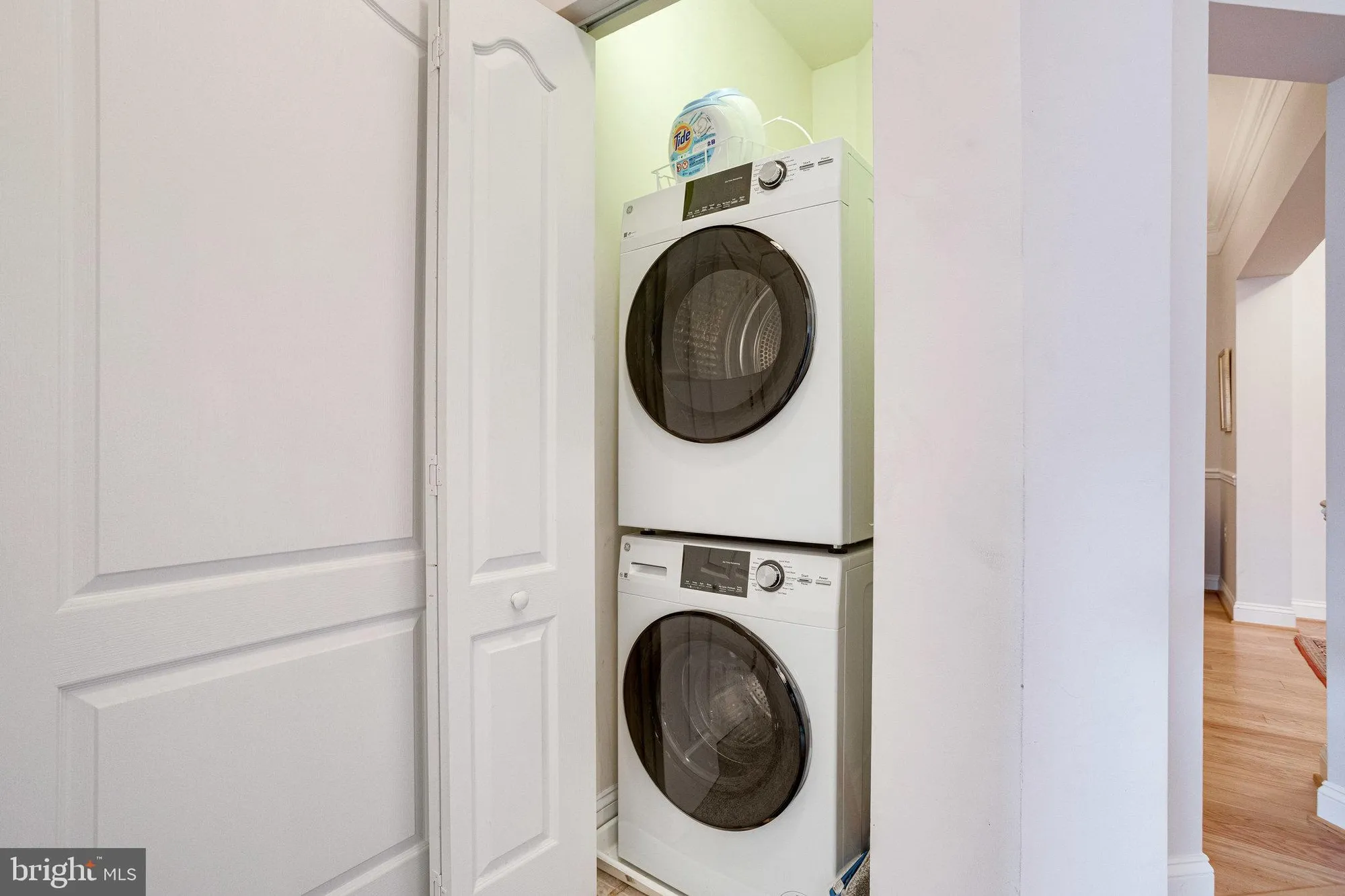 Property Slideshow image 74 of 80 | 2903 saintsbury plz 405, Fairfax, VA, 22031