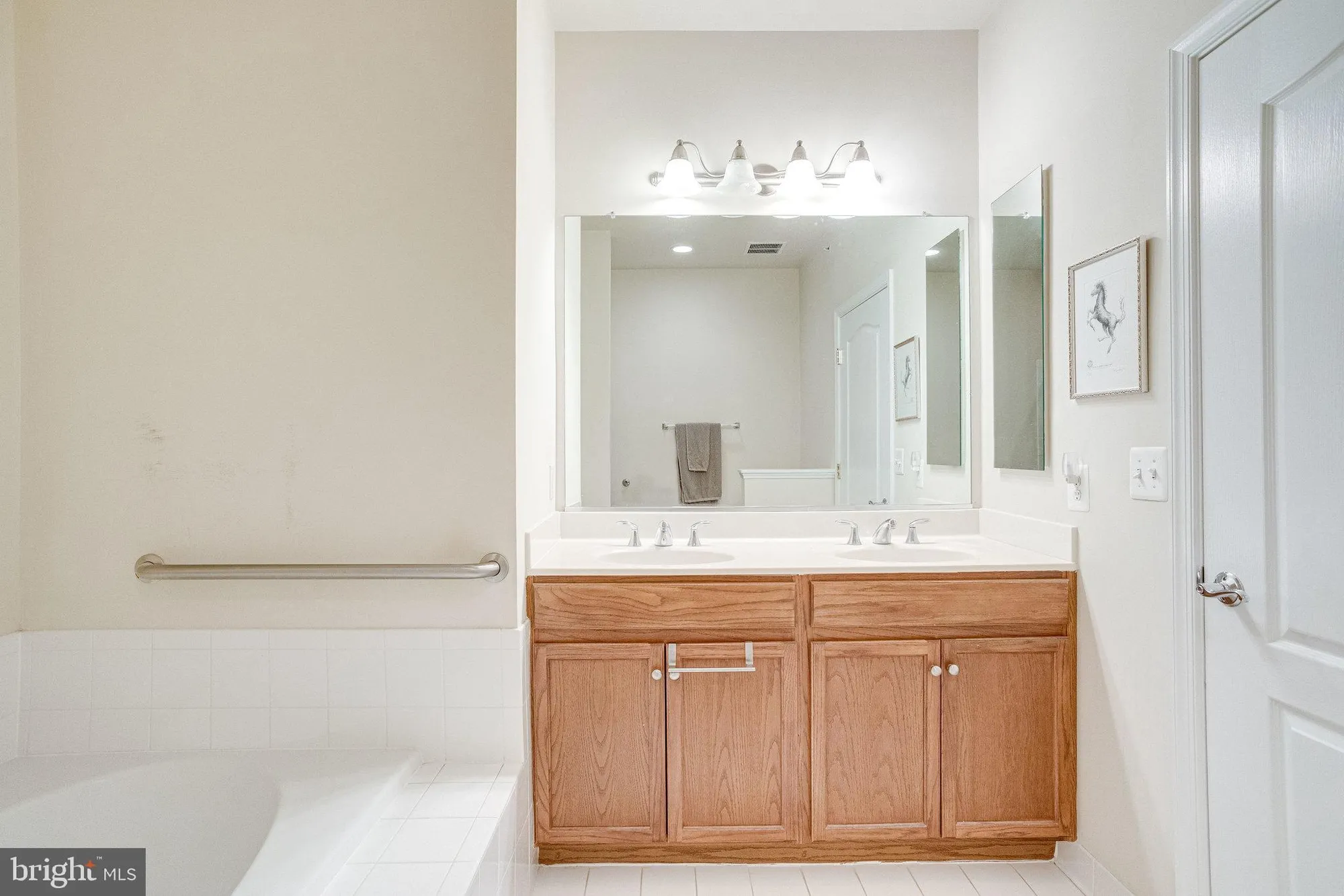 Property Slideshow image 69 of 80 | 2903 saintsbury plz 405, Fairfax, VA, 22031