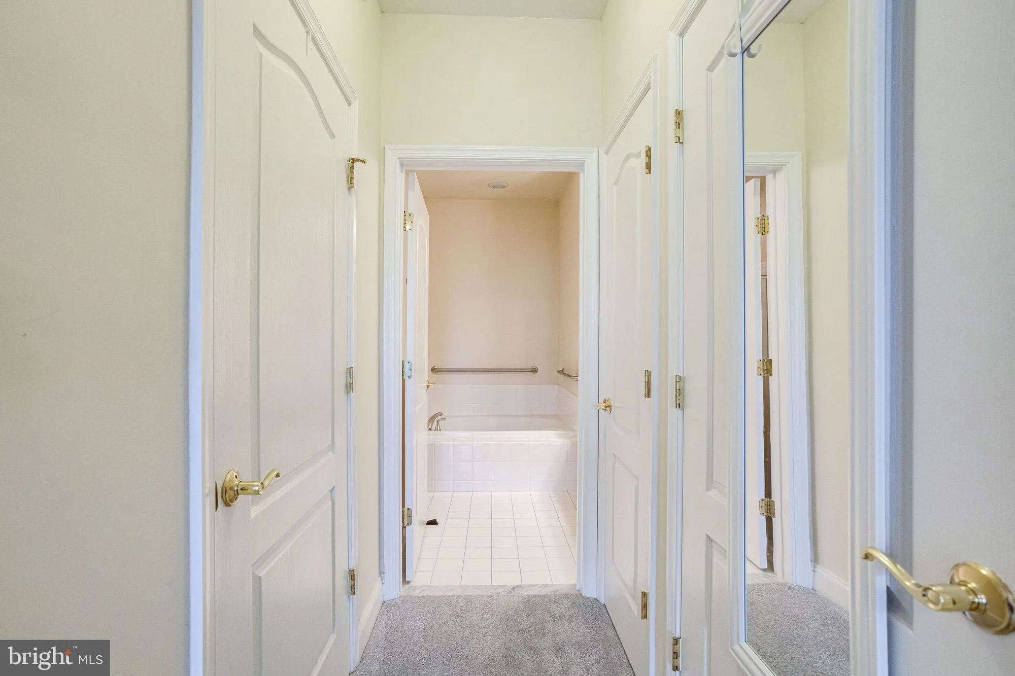 Property Slideshow image 65 of 80 | 2903 saintsbury plz 405, Fairfax, VA, 22031