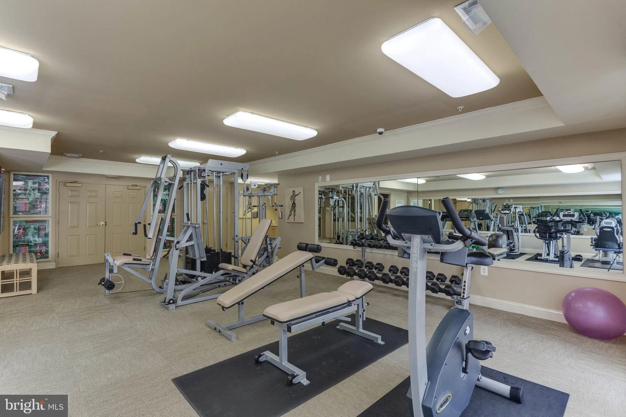 Property Slideshow image 23 of 80 | 2903 saintsbury plz 405, Fairfax, VA, 22031