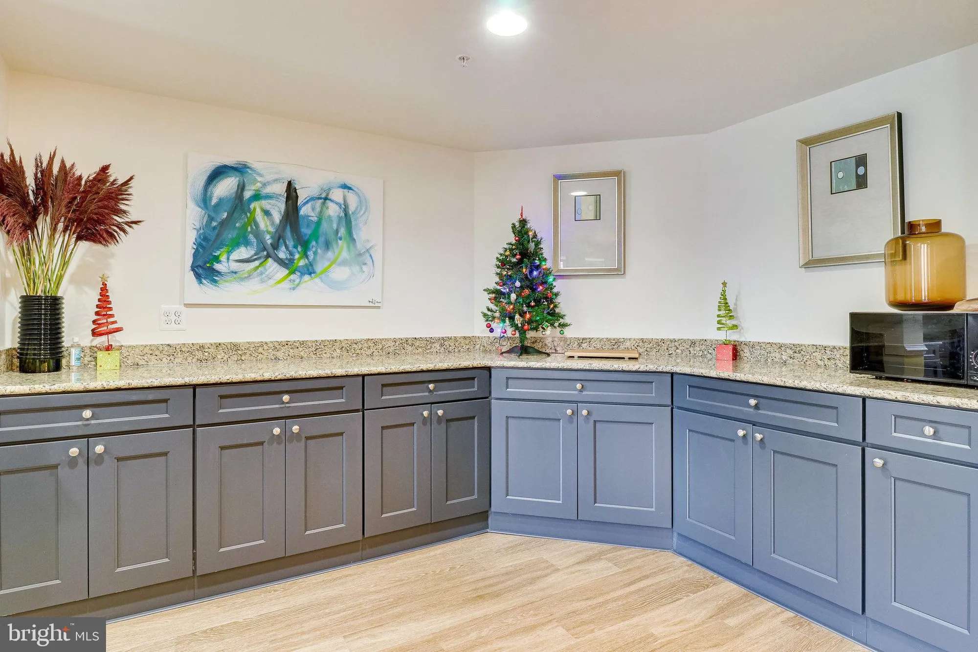 Property Slideshow image 12 of 80 | 2903 saintsbury plz 405, Fairfax, VA, 22031