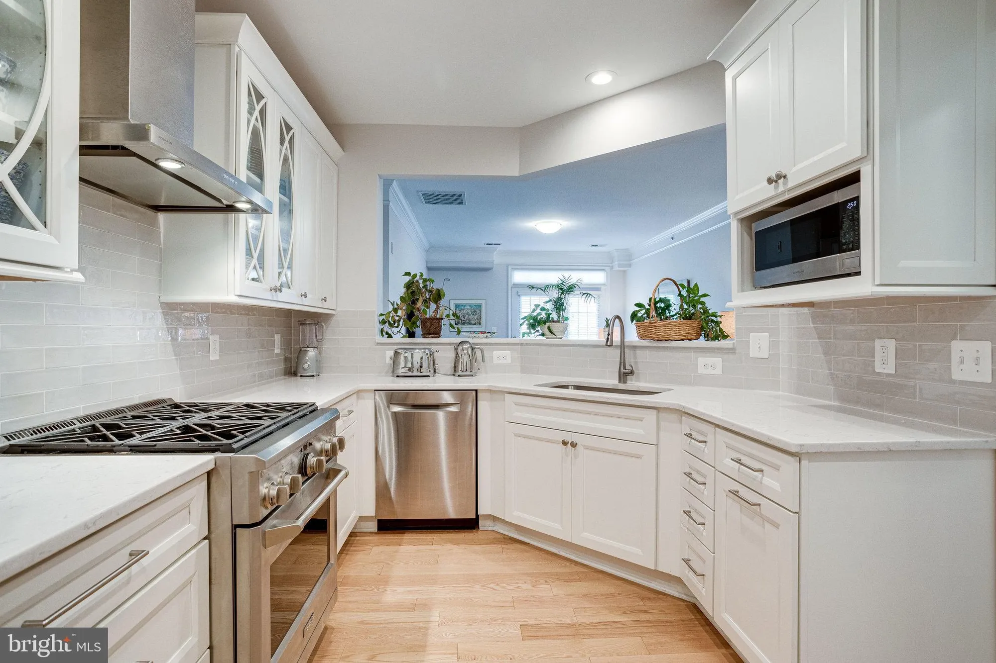 Property Slideshow image 43 of 80 | 2903 saintsbury plz 405, Fairfax, VA, 22031