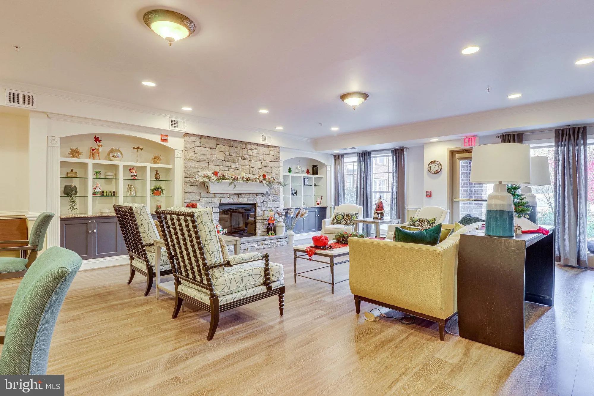 Property Slideshow image 10 of 80 | 2903 saintsbury plz 405, Fairfax, VA, 22031