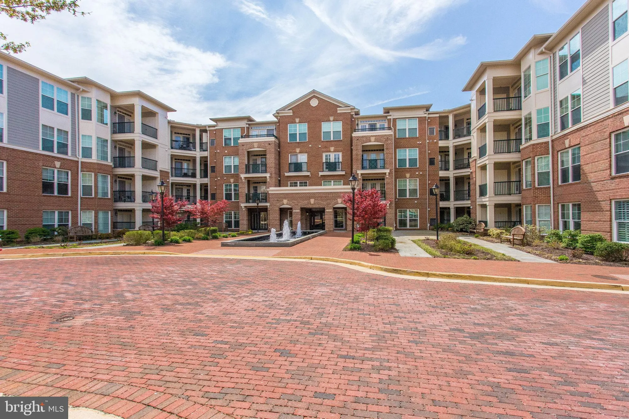 Property Slideshow image 9 of 80 | 2903 saintsbury plz 405, Fairfax, VA, 22031