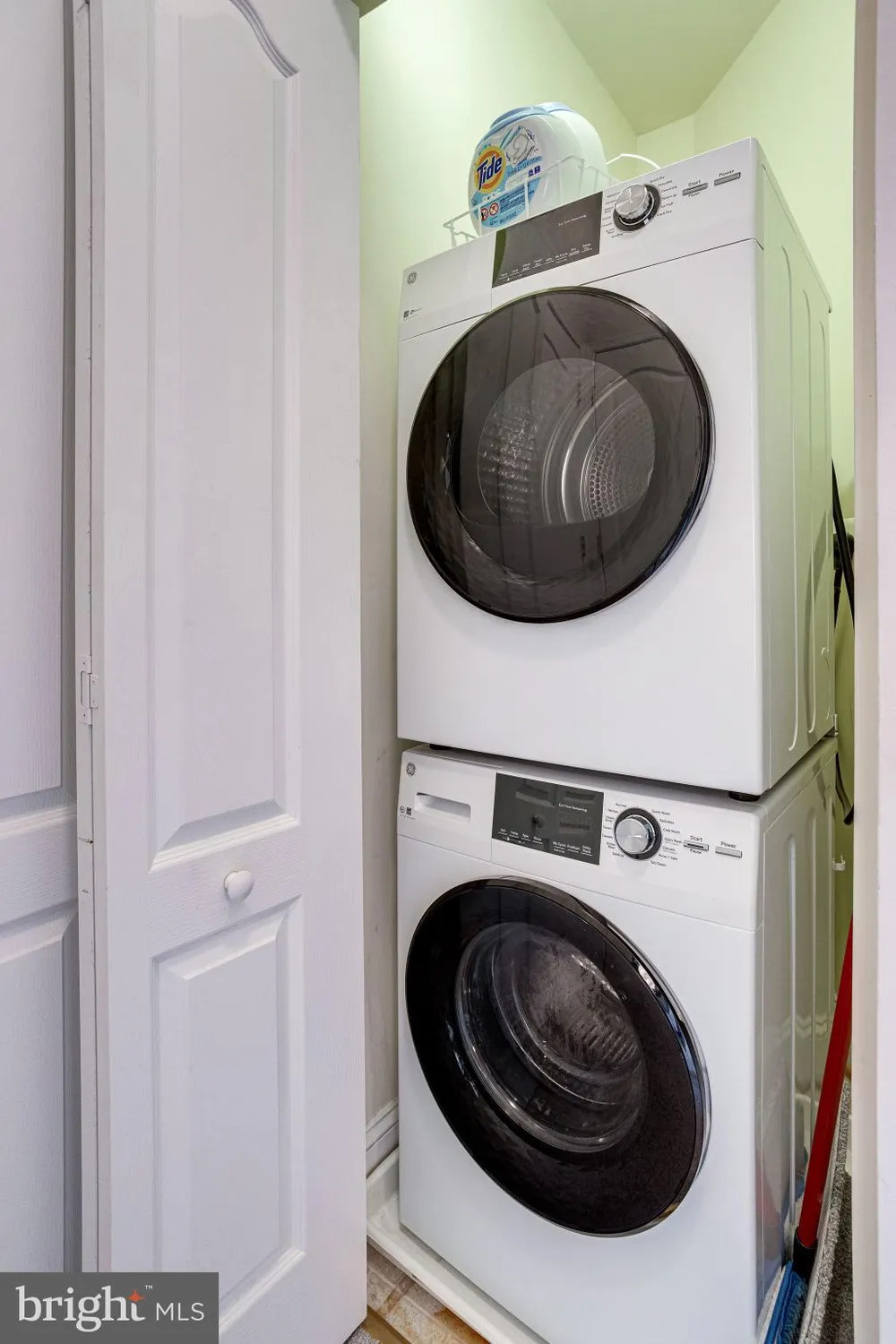 Property Slideshow image 73 of 80 | 2903 saintsbury plz 405, Fairfax, VA, 22031