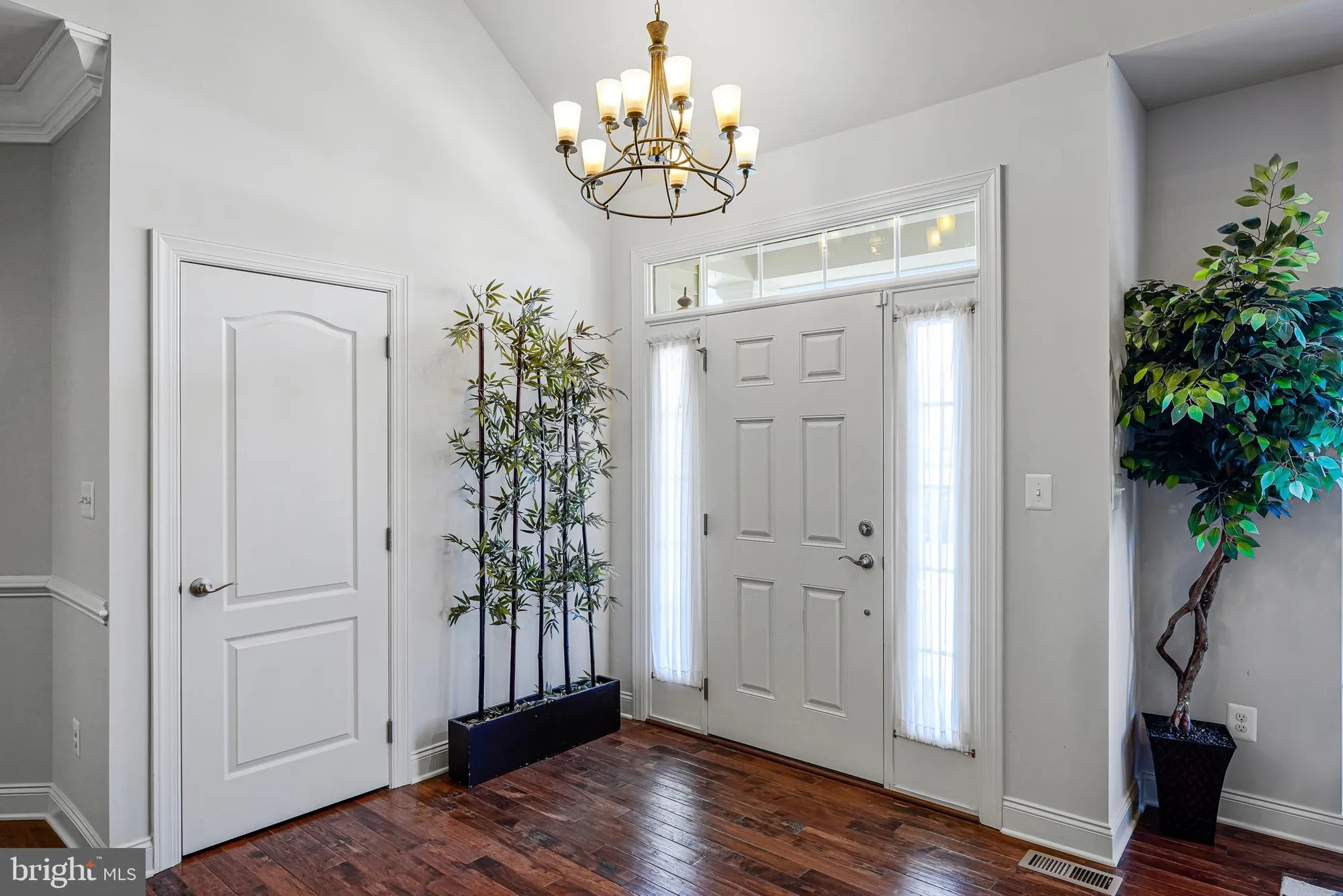 Property Slideshow image 5 of 60 | 20862 saber jet pl, Ashburn, VA, 20147