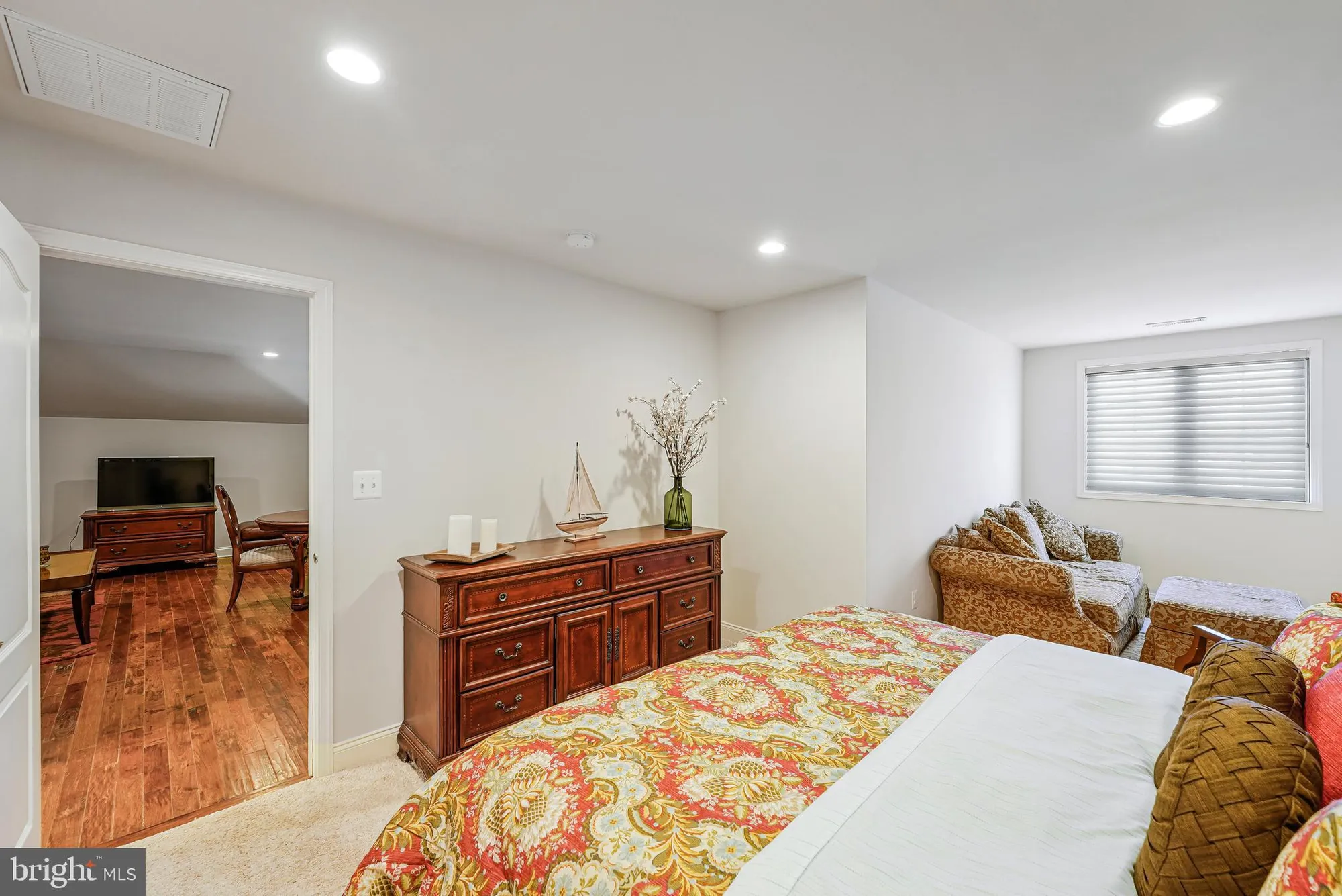 Property Slideshow image 28 of 60 | 20862 saber jet pl, Ashburn, VA, 20147