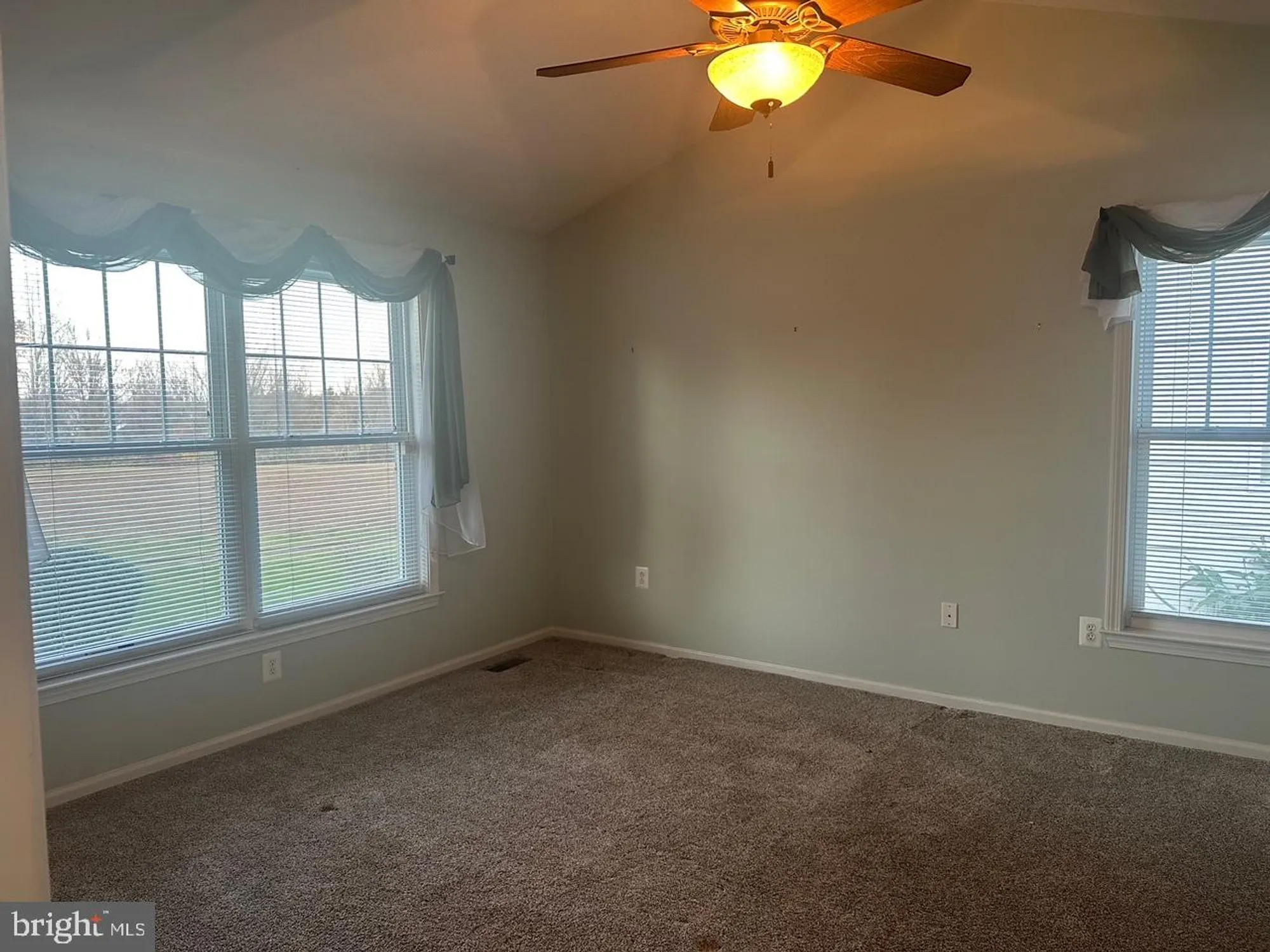 Property Slideshow image 9 of 16 | 146 grandview dr, Warminster, PA, 18974