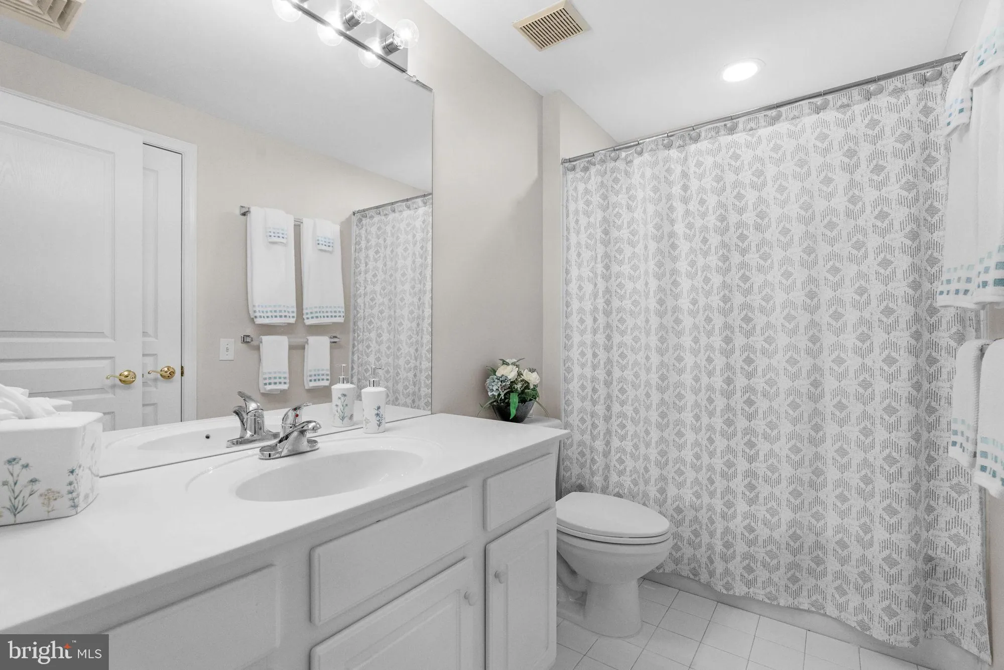 Property Slideshow image 51 of 72 | 454 larkspur dr, Kennett Square, PA, 19348