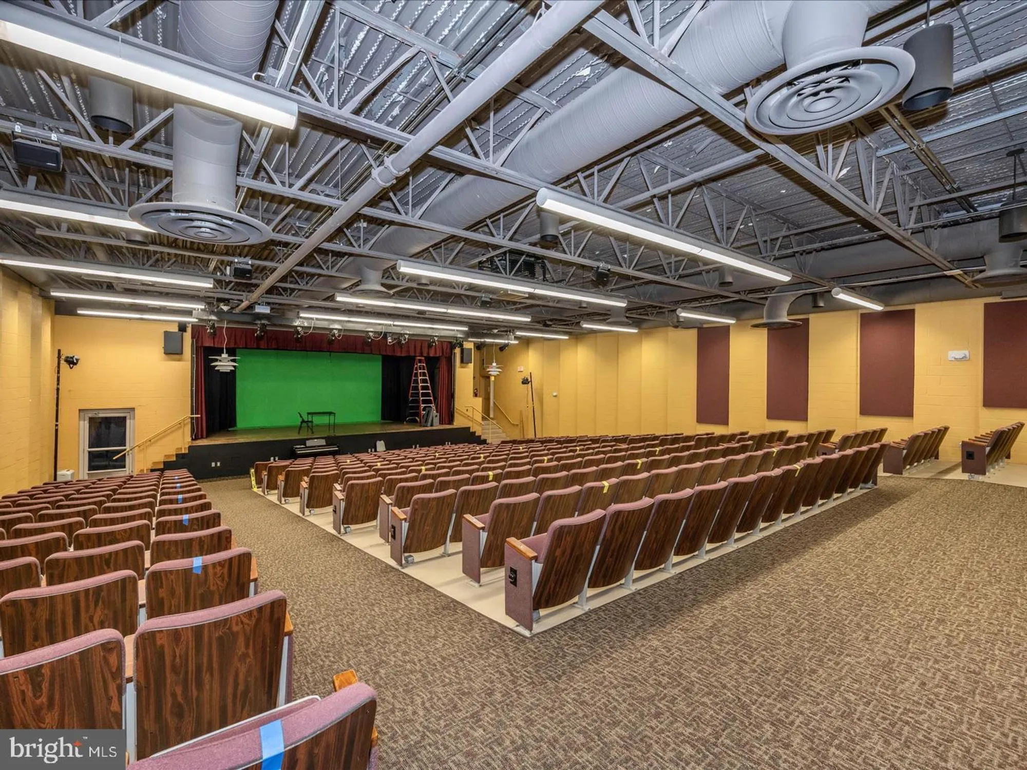 Property Slideshow image 35 of 35 | 15107 interlachen dr 2-815, Silver Spring, MD, 20906