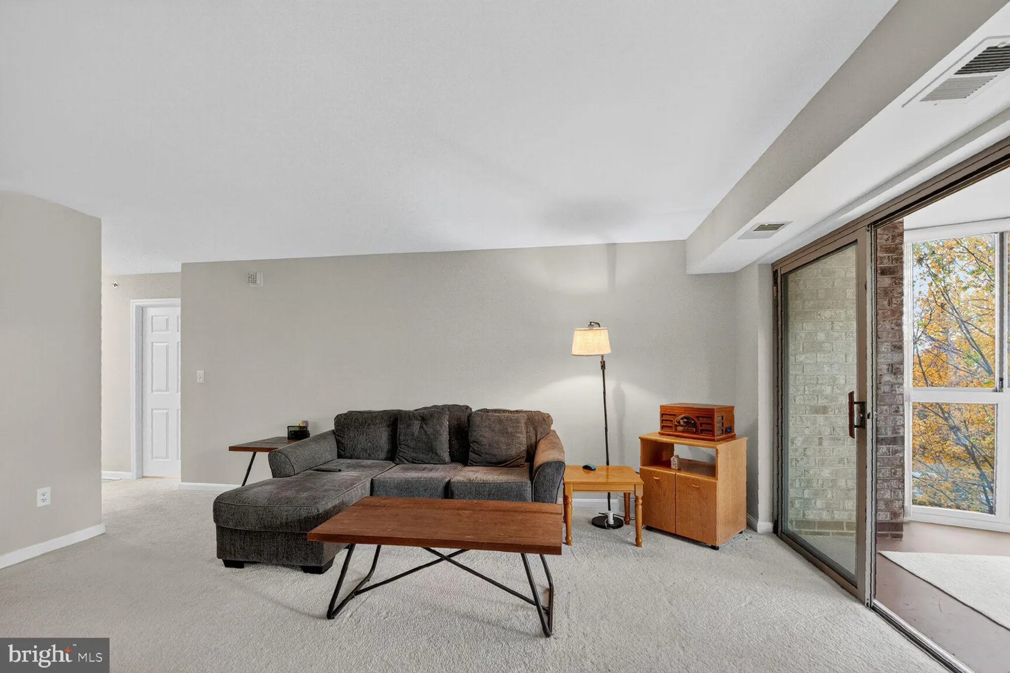 Property Slideshow image 7 of 21 | 19385 cypress ridge ter unit 404, Leesburg, VA, 20176