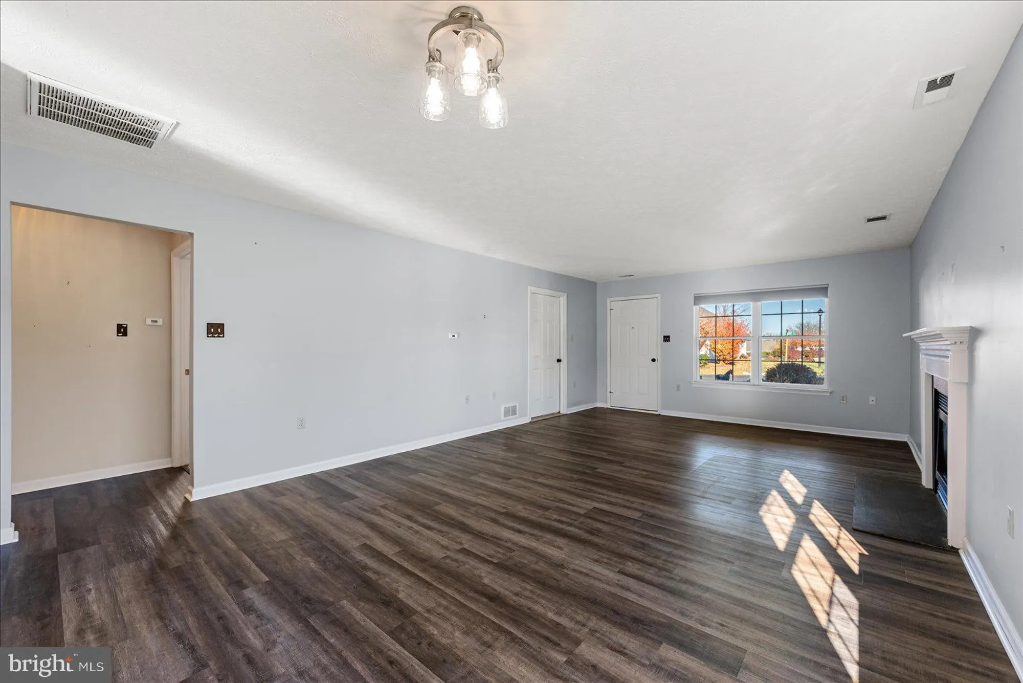 Property Slideshow image 6 of 41 | 222 crestwood ln, Winchester, VA, 22602