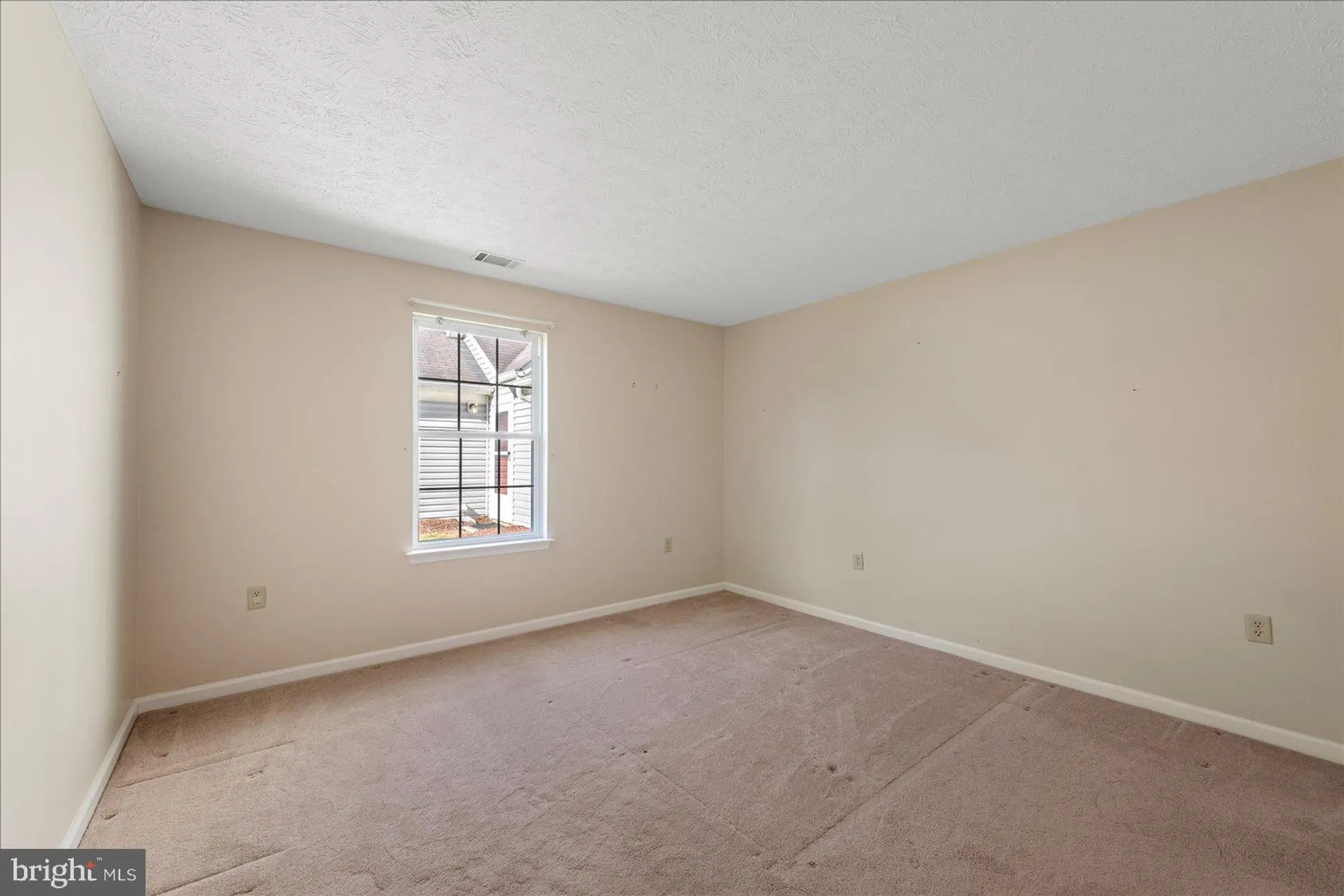 Property Slideshow image 16 of 41 | 222 crestwood ln, Winchester, VA, 22602