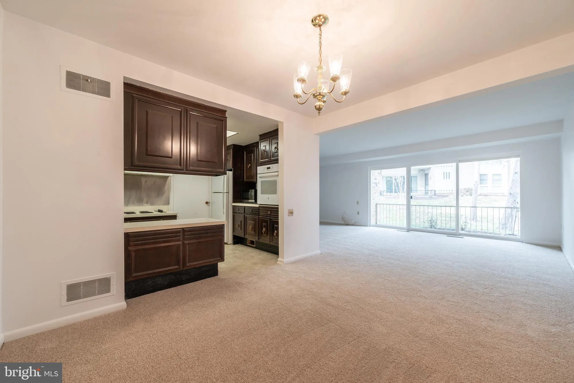 Property Slideshow image 13 of 29 | 3350 gleneagles dr 70-1d, Silver Spring, MD, 20906
