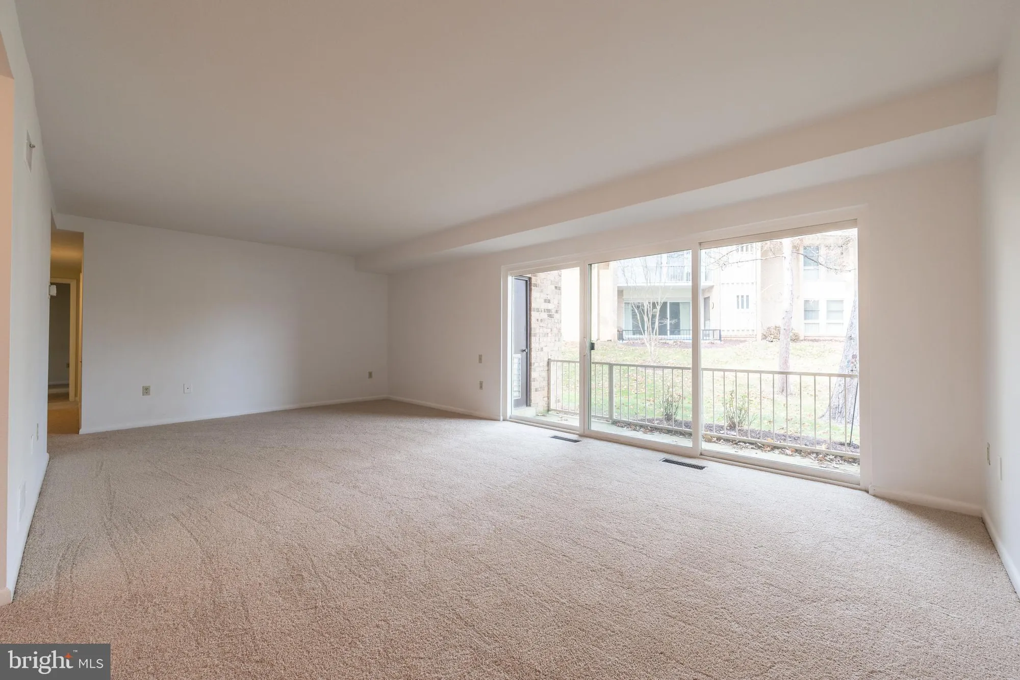 Property Slideshow image 15 of 29 | 3350 gleneagles dr 70-1d, Silver Spring, MD, 20906