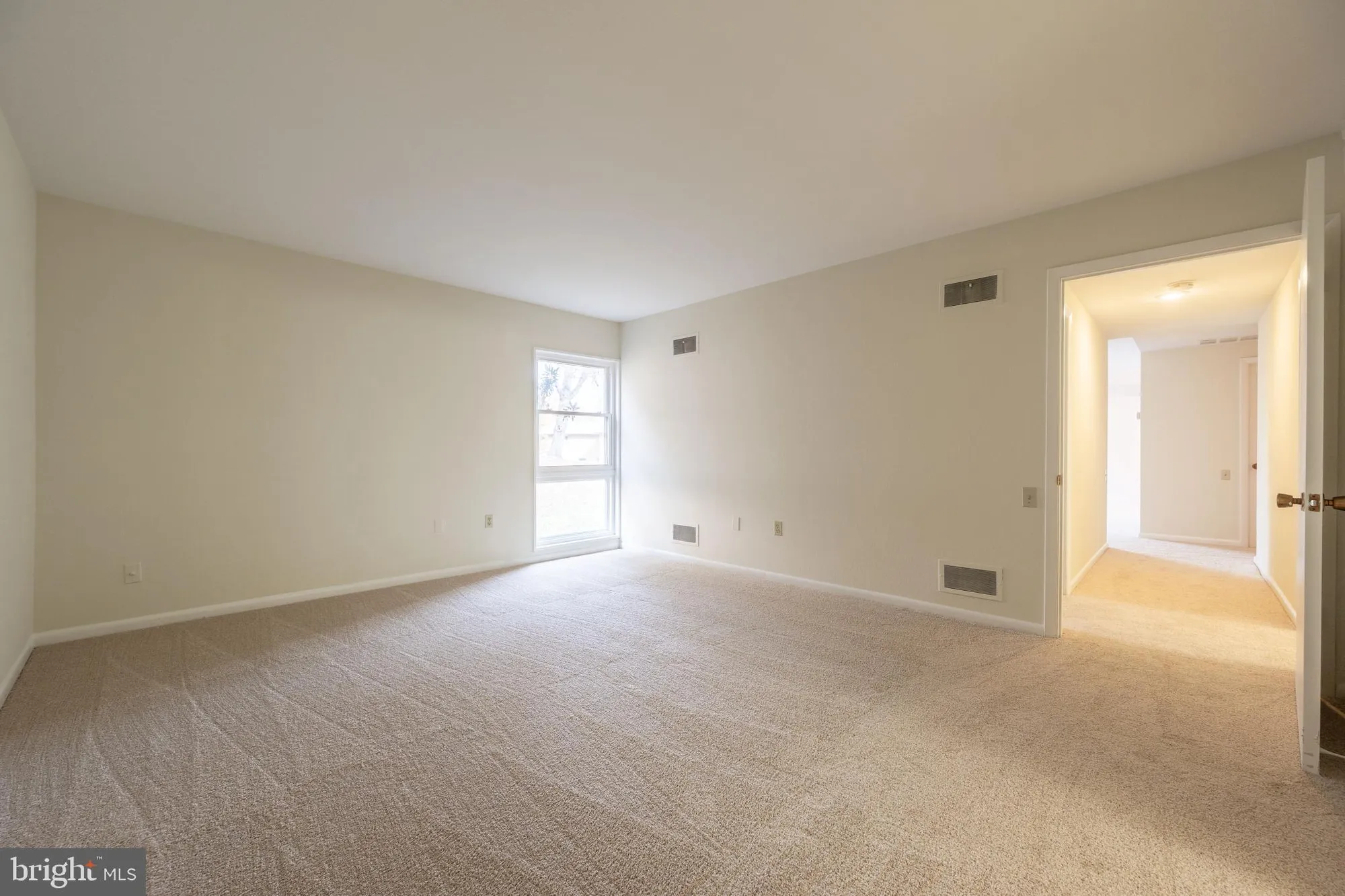 Property Slideshow image 26 of 29 | 3350 gleneagles dr 70-1d, Silver Spring, MD, 20906