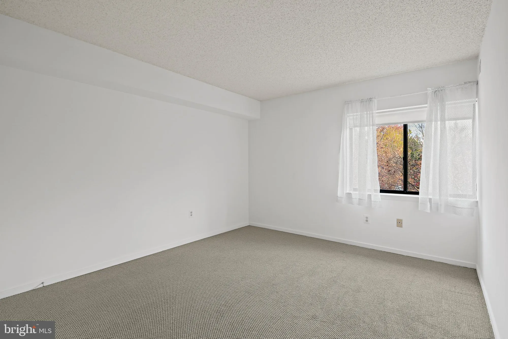 Property Slideshow image 11 of 32 | 2921 n leisure world blvd 1-316, Silver Spring, MD, 20906