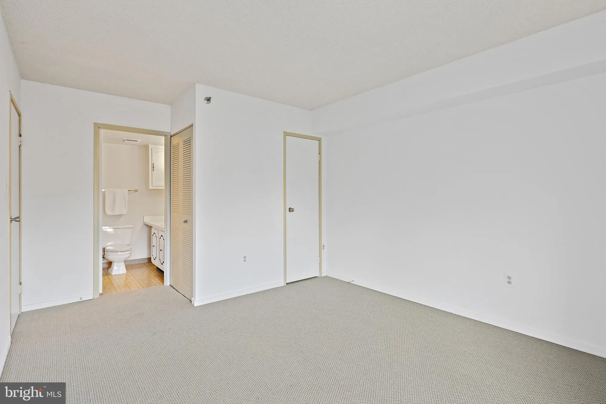 Property Slideshow image 13 of 32 | 2921 n leisure world blvd 1-316, Silver Spring, MD, 20906