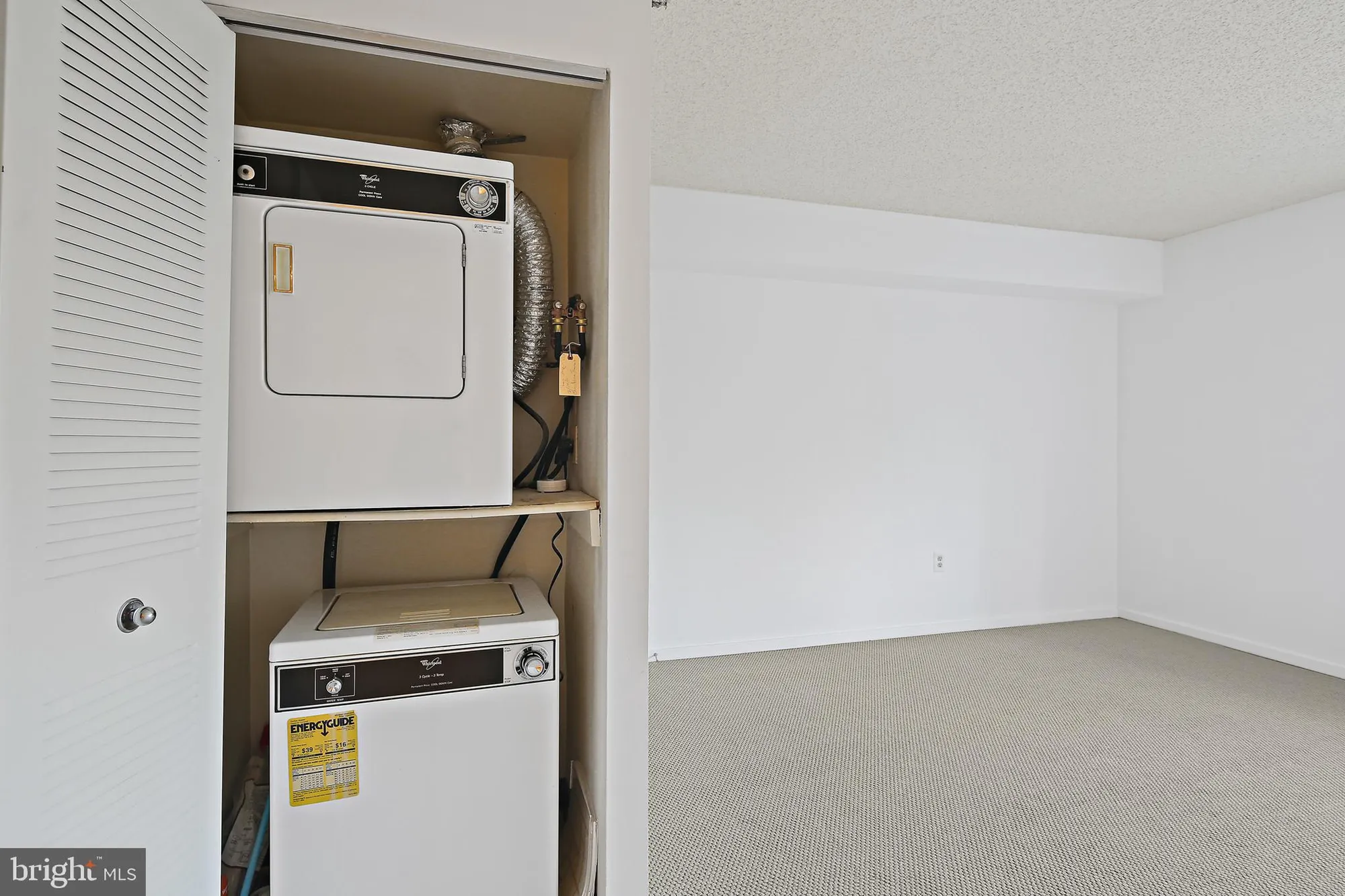 Property Slideshow image 21 of 32 | 2921 n leisure world blvd 1-316, Silver Spring, MD, 20906