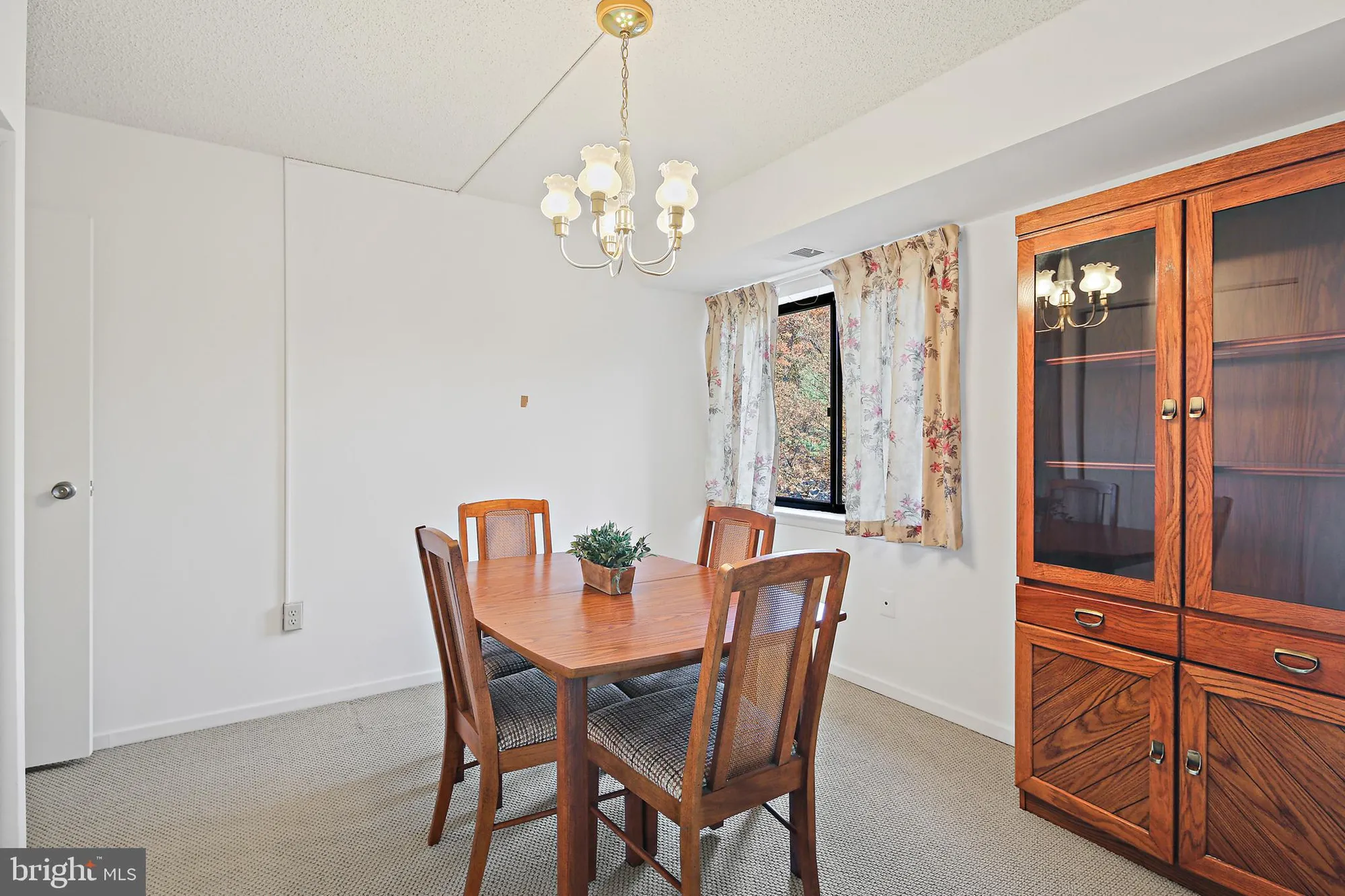 Property Slideshow image 10 of 32 | 2921 n leisure world blvd 1-316, Silver Spring, MD, 20906