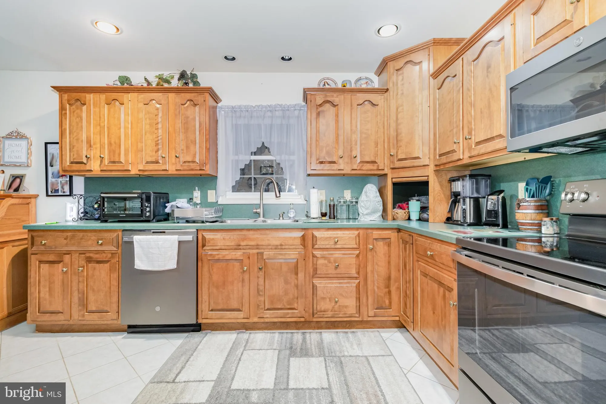 Property Slideshow image 27 of 38 | 14 bower dr, Myerstown, PA, 17067