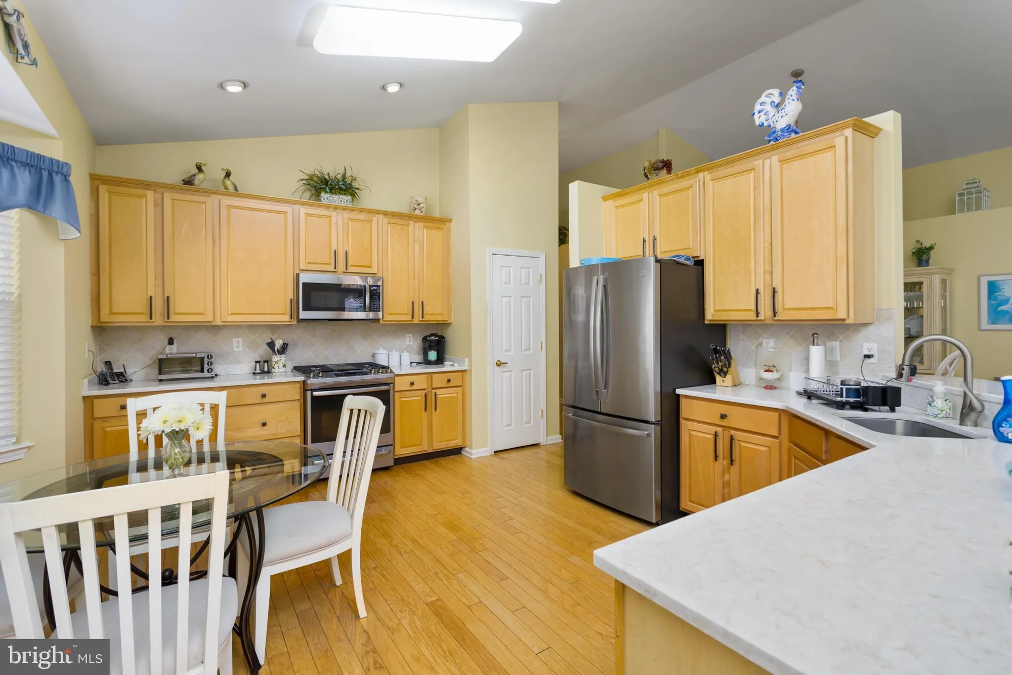 Property Slideshow image 14 of 44 | 10 powderhorn way, Allentown, NJ, 08501