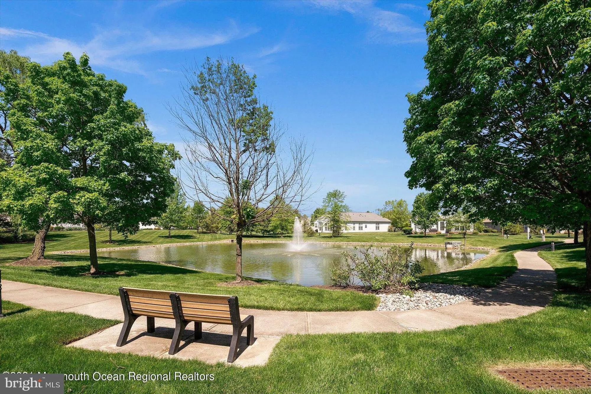 Property Slideshow image 32 of 44 | 10 powderhorn way, Allentown, NJ, 08501