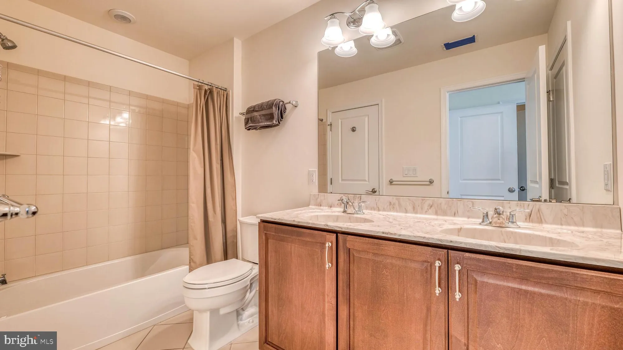 Property Slideshow image 26 of 48 | 158 sarazen dr, Moorestown, NJ, 08057