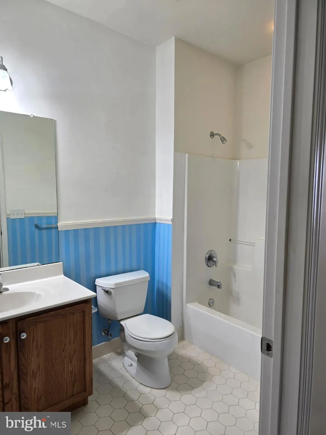 Property Slideshow image 14 of 19 | 50 marigold ln, Tuckerton, NJ, 08087