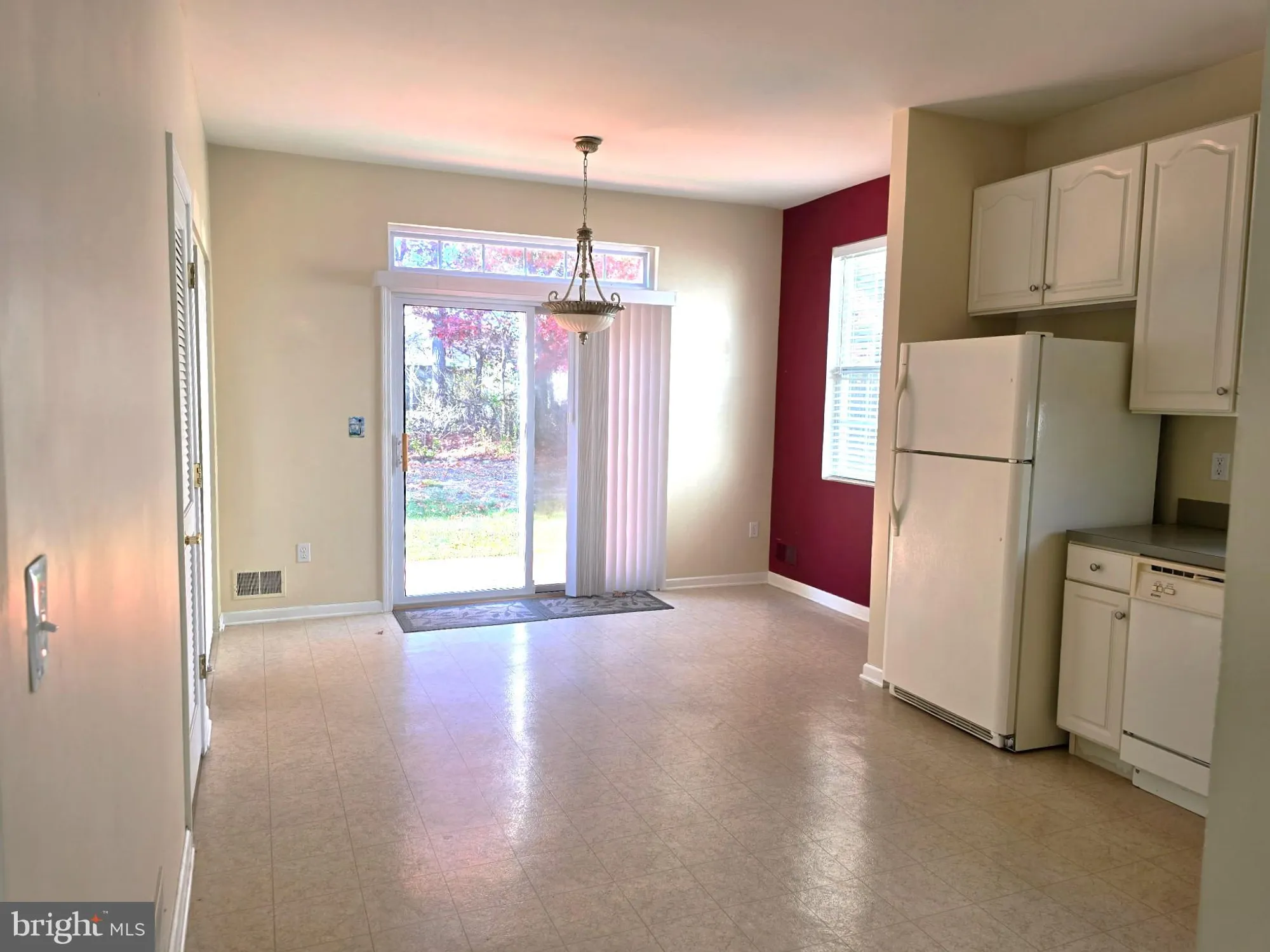 Property Slideshow image 8 of 19 | 50 marigold ln, Tuckerton, NJ, 08087