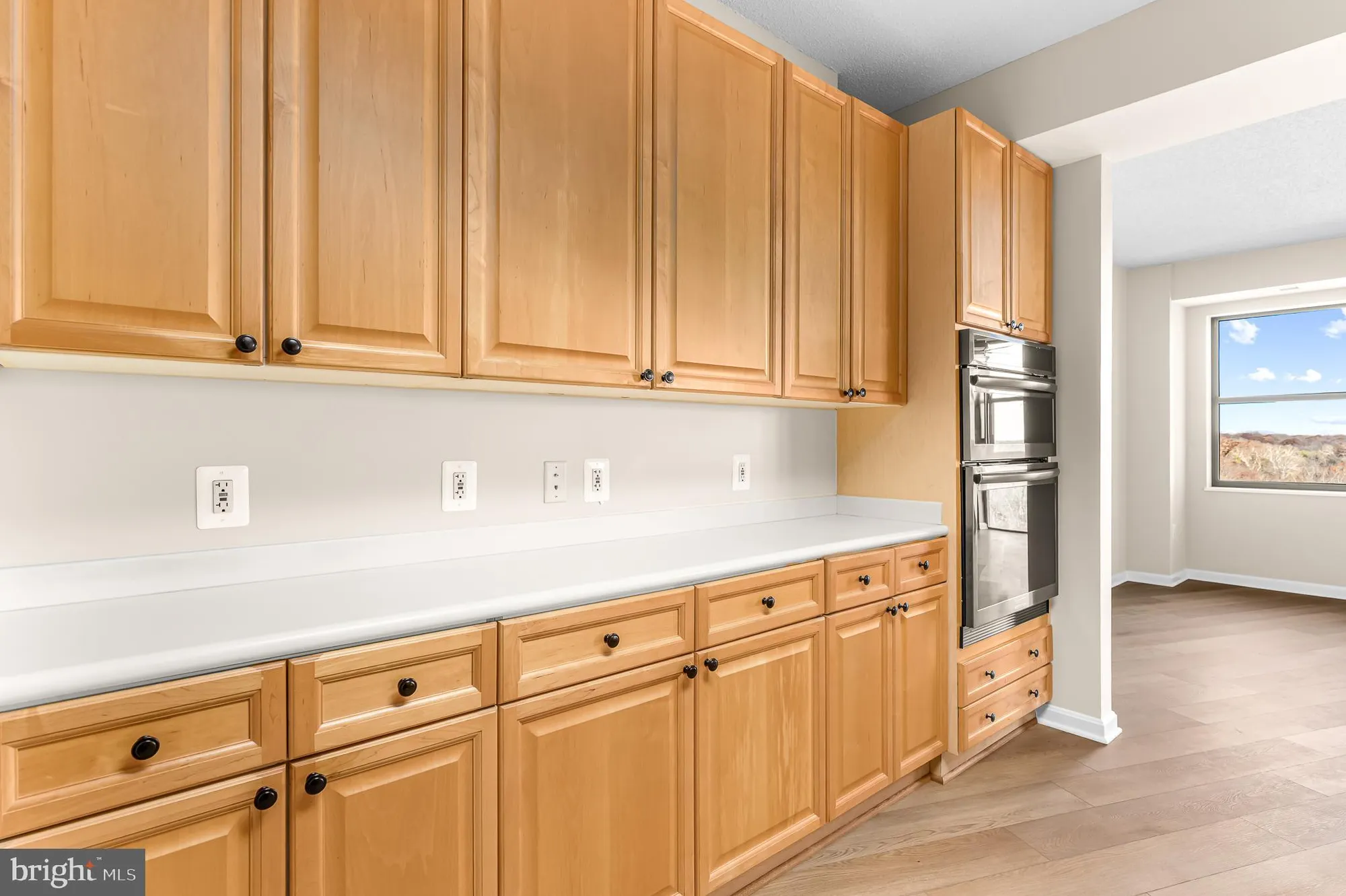 Property Slideshow image 14 of 39 | 19360 magnolia grove sq unit 316, Leesburg, VA, 20176