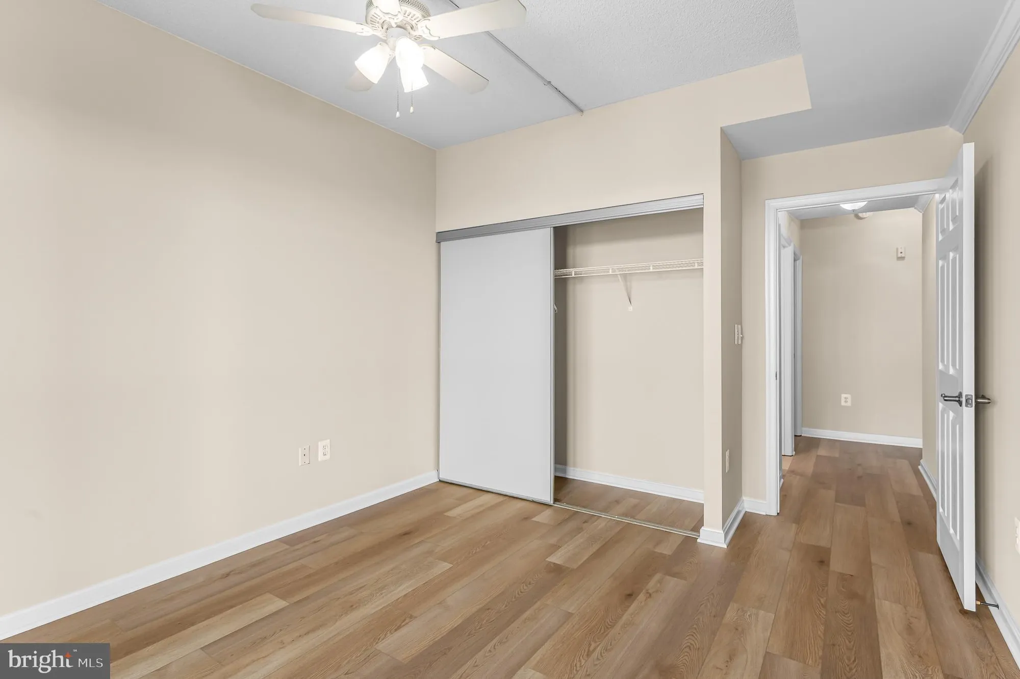 Property Slideshow image 18 of 39 | 19360 magnolia grove sq unit 316, Leesburg, VA, 20176