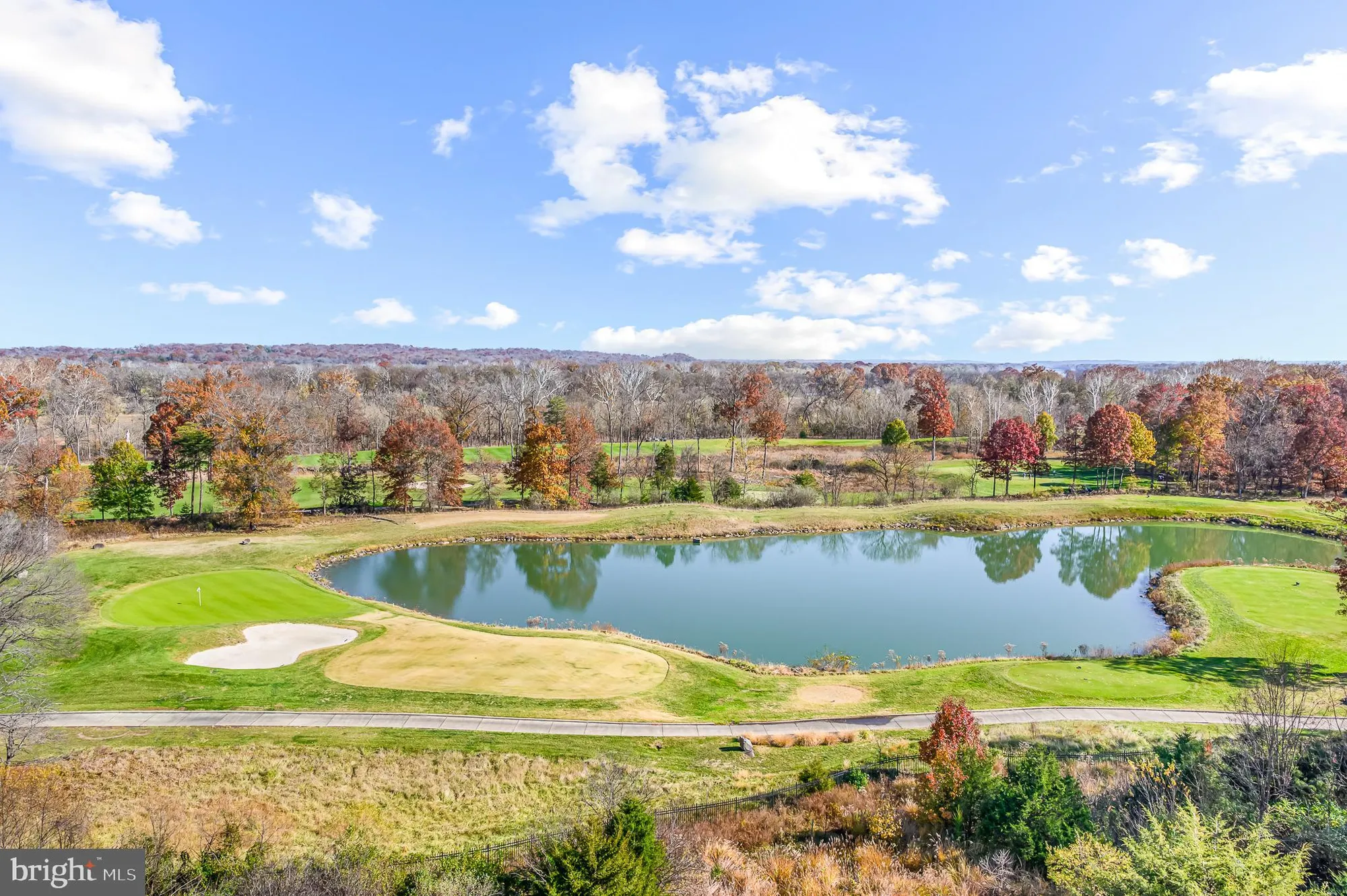 Property Slideshow image 29 of 39 | 19360 magnolia grove sq unit 316, Leesburg, VA, 20176